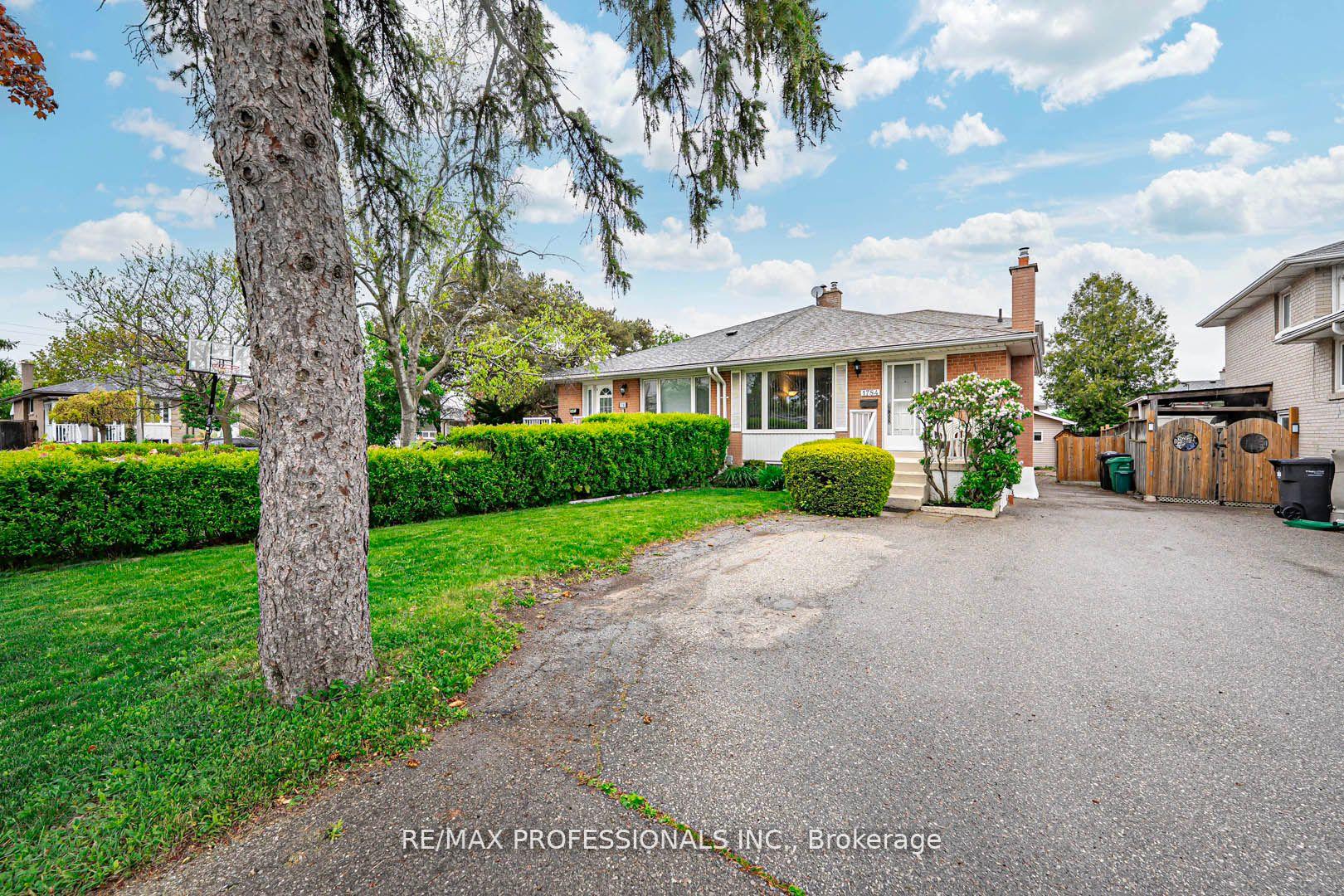 Photo 1 of 1784 Sandgate Crescent, Mississauga, Clarkson — HOMEH