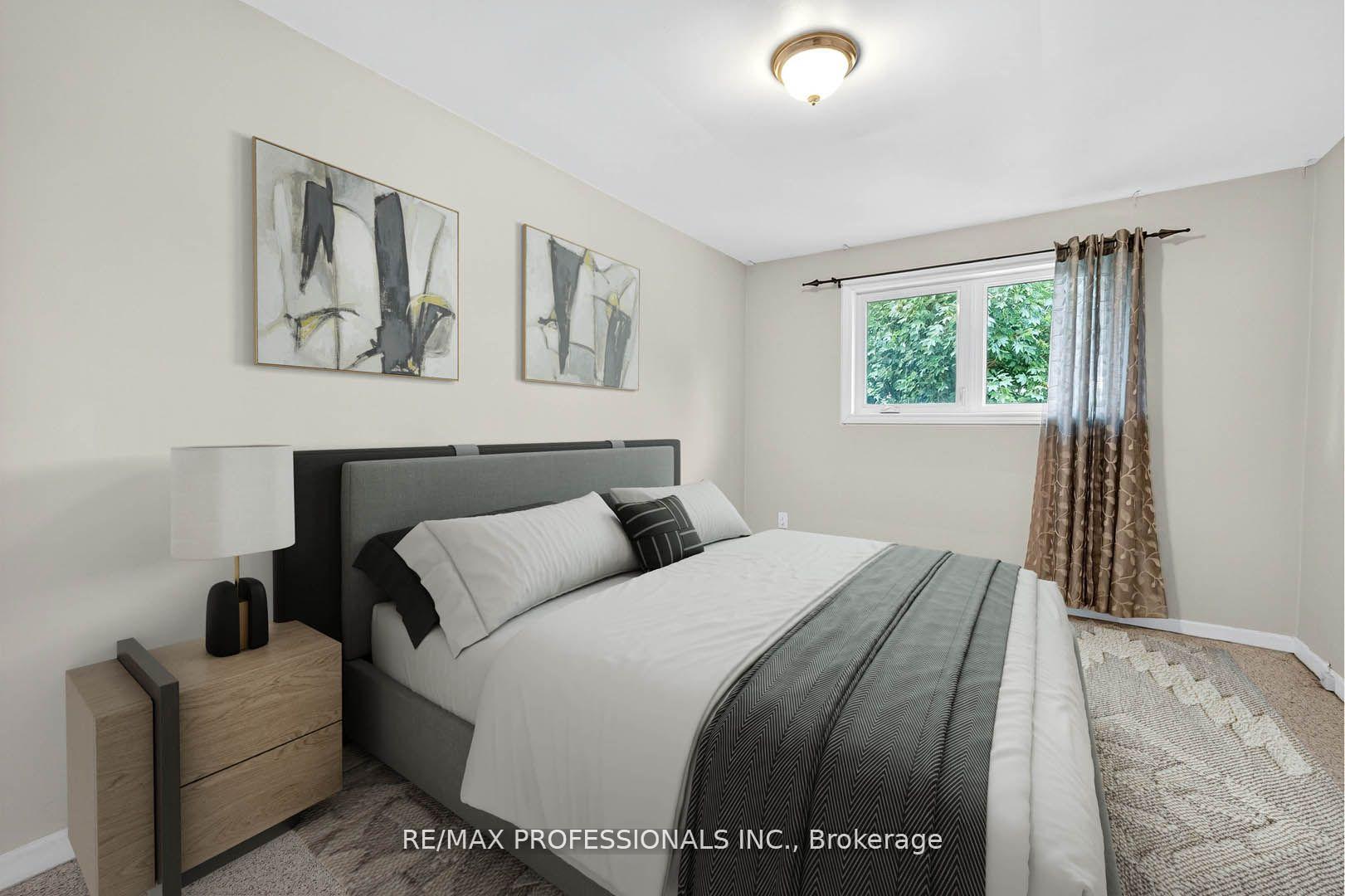 Photo 5 of 1784 Sandgate Crescent, Mississauga, Clarkson — HOMEH