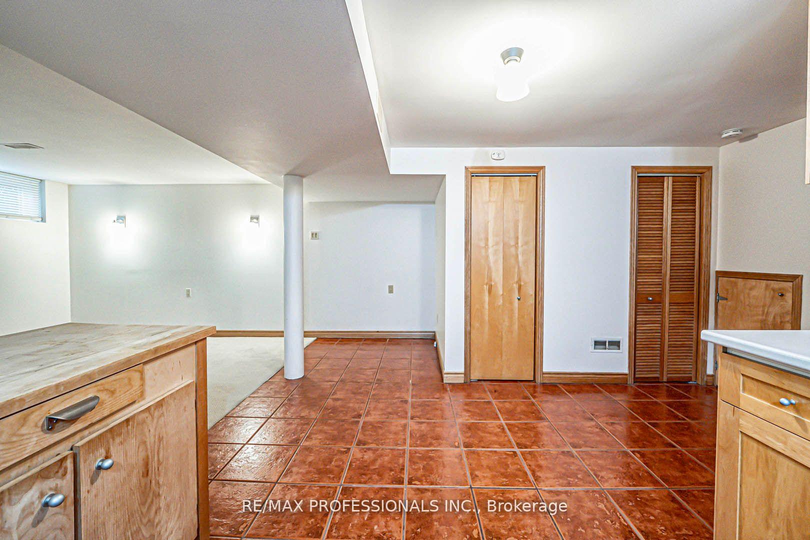 Photo 18 of 1784 Sandgate Crescent, Mississauga, Clarkson — HOMEH