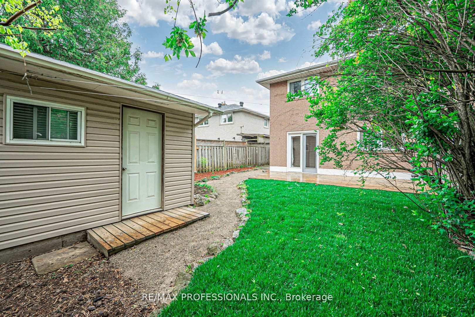 Photo 24 of 1784 Sandgate Crescent, Mississauga, Clarkson — HOMEH