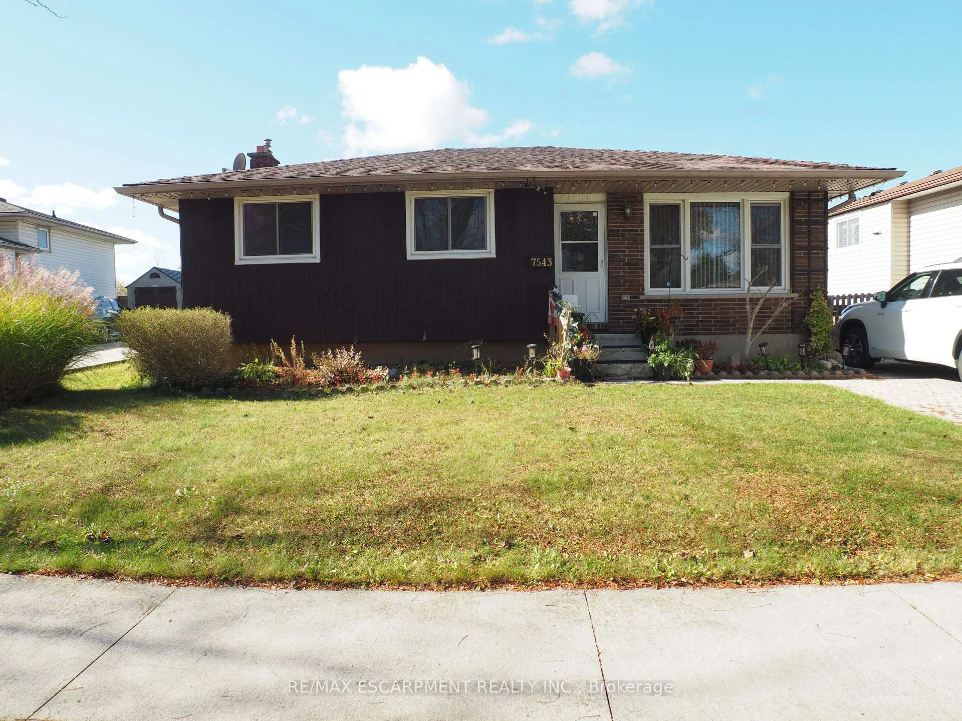 Photo 1 of Unit main, 7543 Redhaven Crescent, Niagara Falls, Marineland — HOMEH