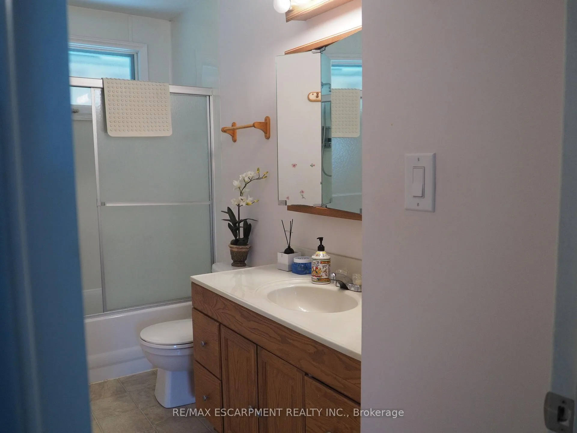 Photo 12 of Unit main, 7543 Redhaven Crescent, Niagara Falls, Marineland — HOMEH