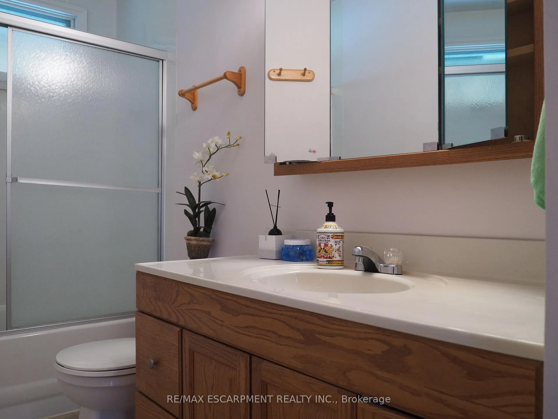Photo 13 of Unit main, 7543 Redhaven Crescent, Niagara Falls, Marineland — HOMEH