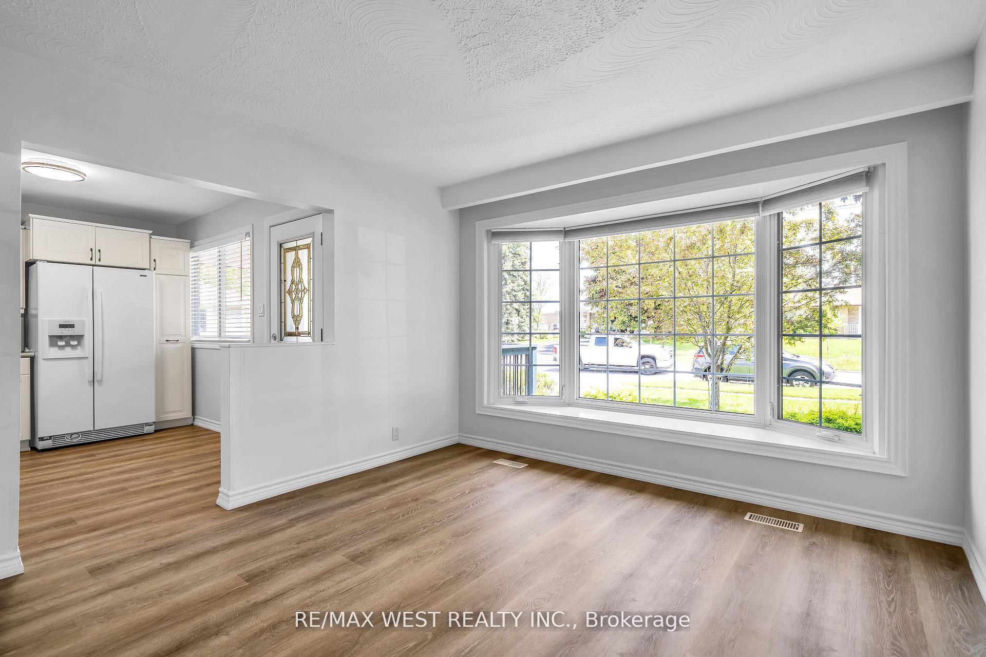Photo 2 of 12 Athabasca Street, Oshawa, Donevan — HOMEH