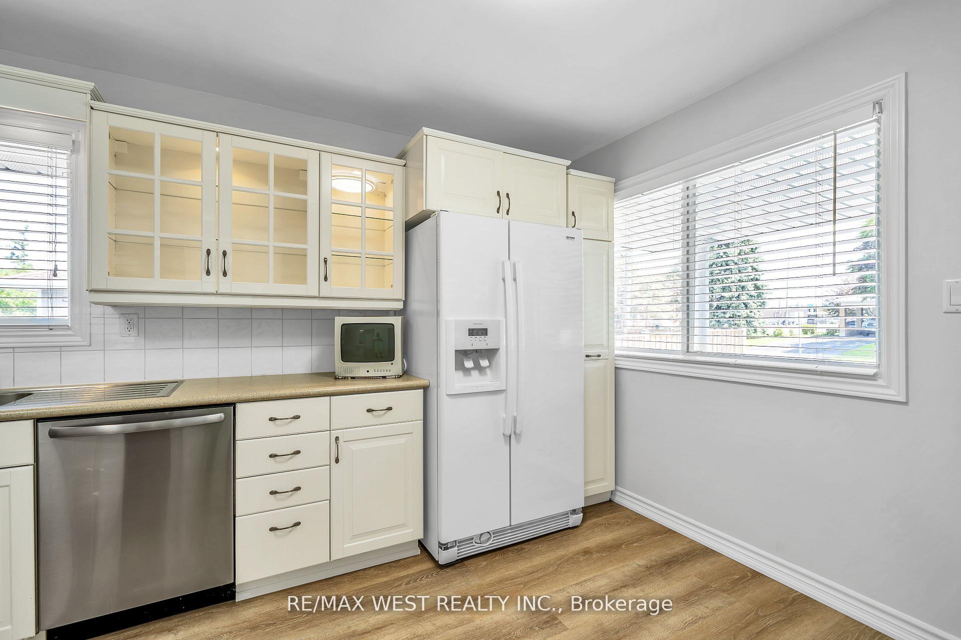 Photo 6 of 12 Athabasca Street, Oshawa, Donevan — HOMEH