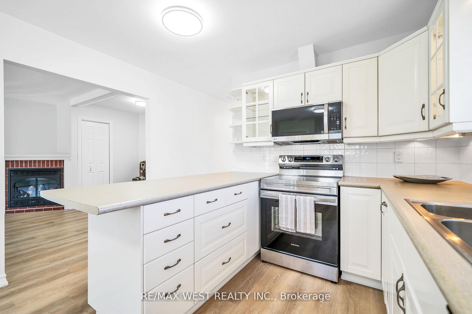 Photo 10 of 12 Athabasca Street, Oshawa, Donevan — HOMEH