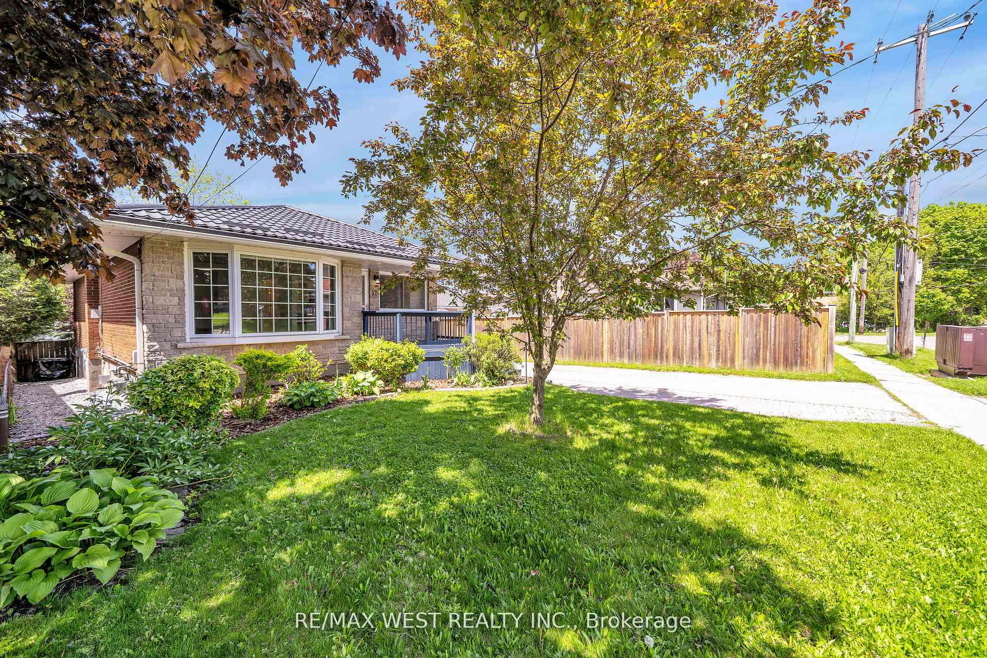 Photo 34 of 12 Athabasca Street, Oshawa, Donevan — HOMEH