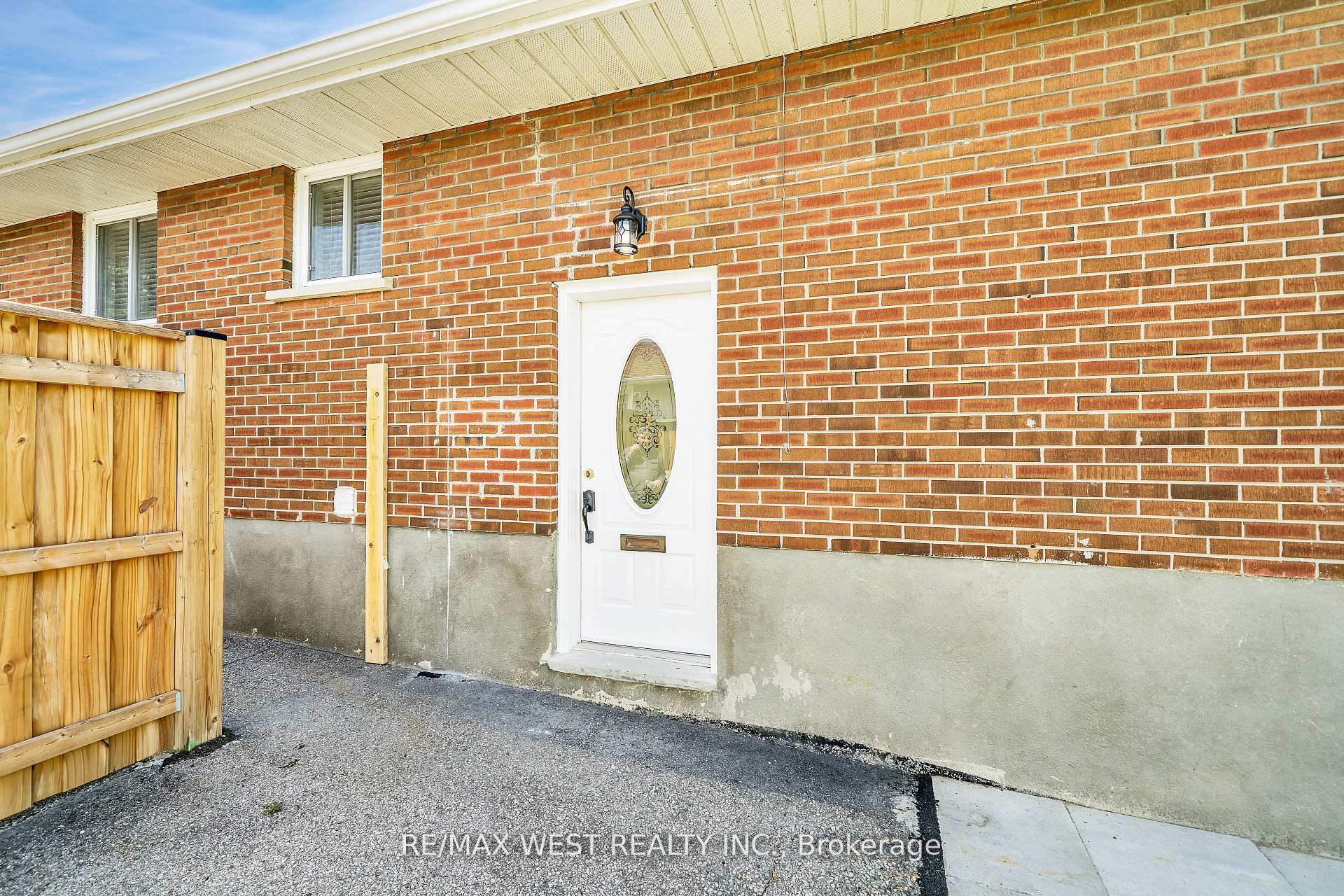 Photo 37 of 12 Athabasca Street, Oshawa, Donevan — HOMEH