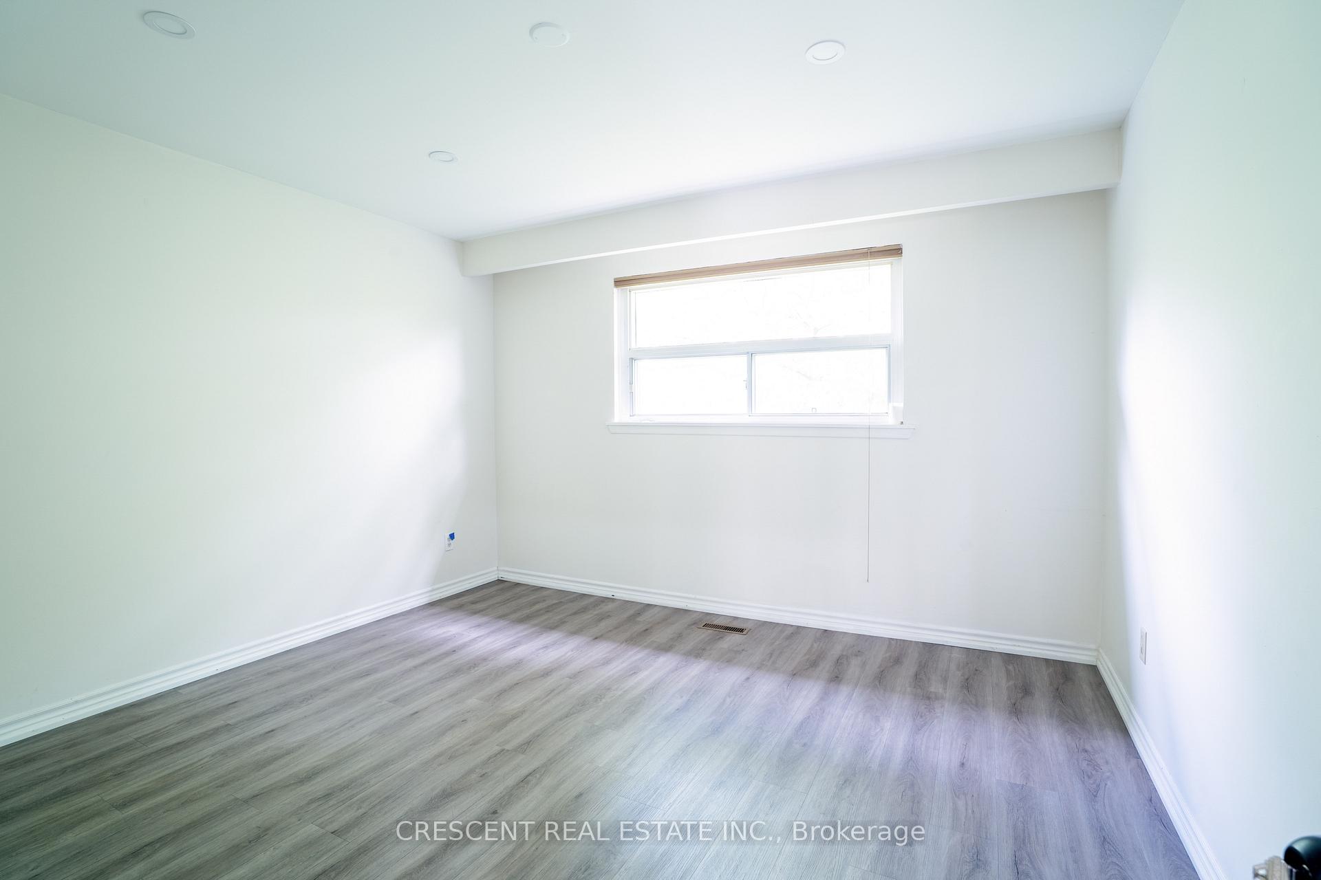 Photo 12 of Unit UPPER, 400 Pinemeadow Avenue, Mississauga, Cooksville — HOMEH