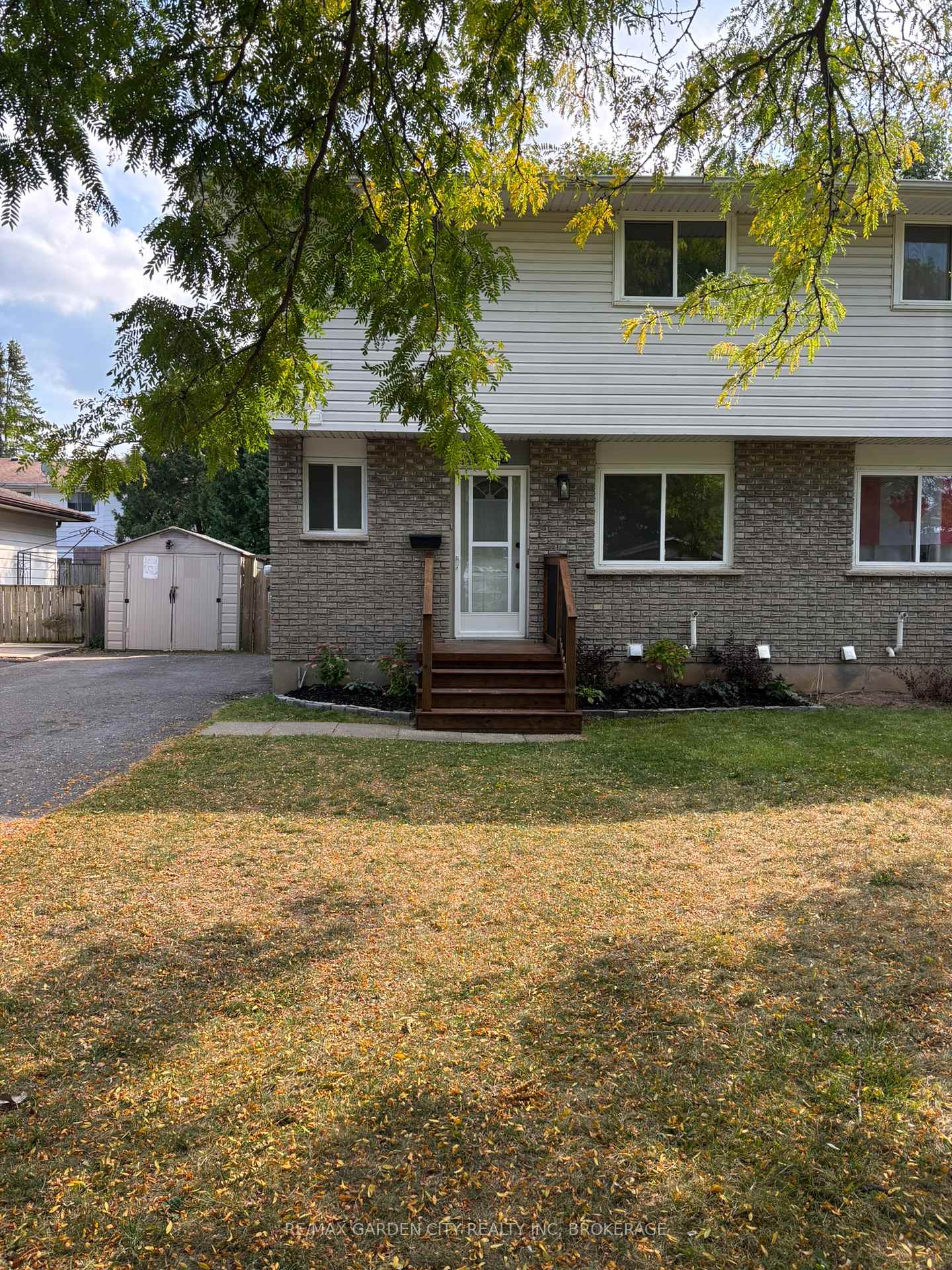 Photo 1 of 5842 Frontenac Street, Niagara Falls, Arad/Fallsview — HOMEH