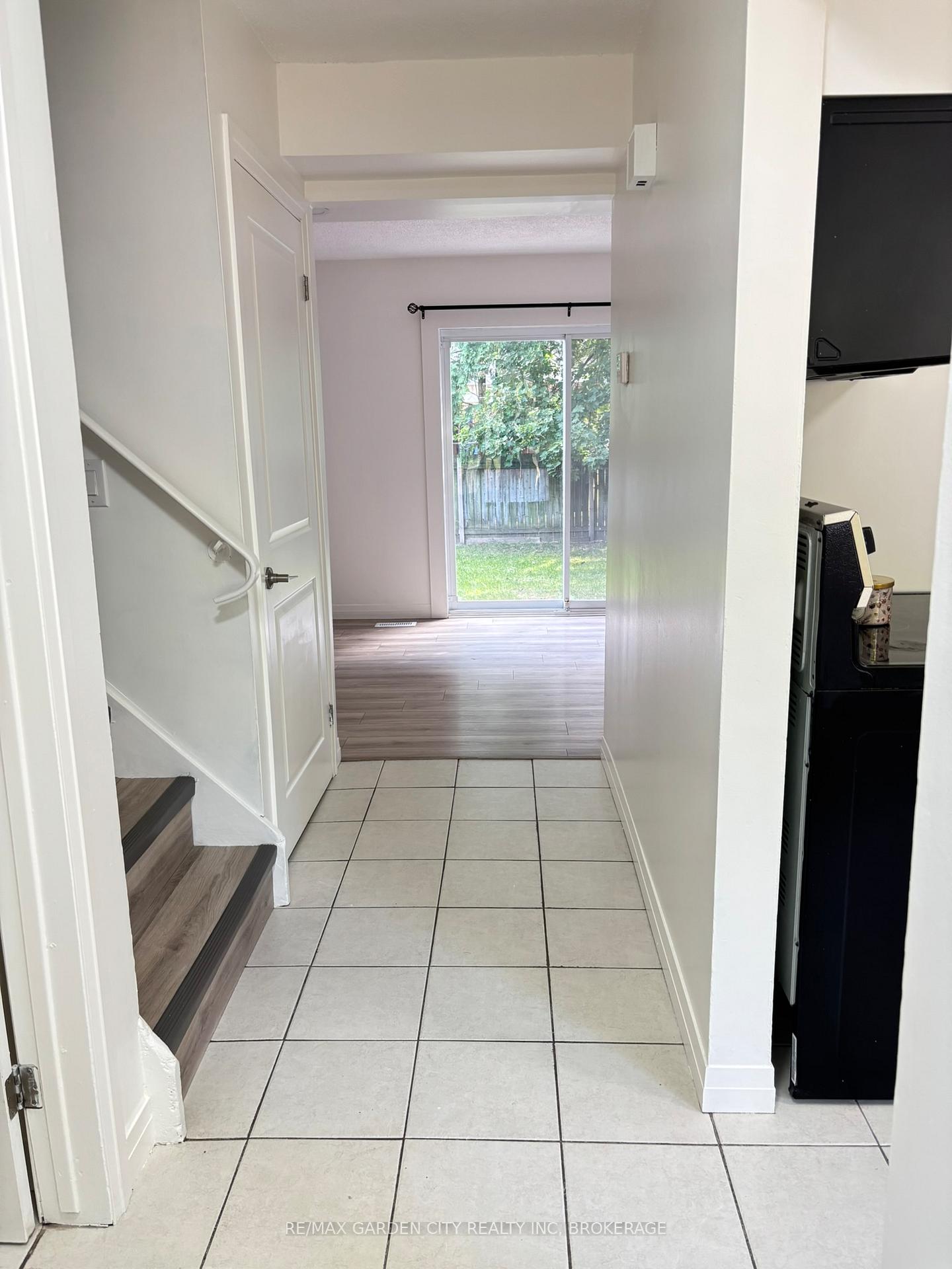 Photo 6 of 5842 Frontenac Street, Niagara Falls, Arad/Fallsview — HOMEH