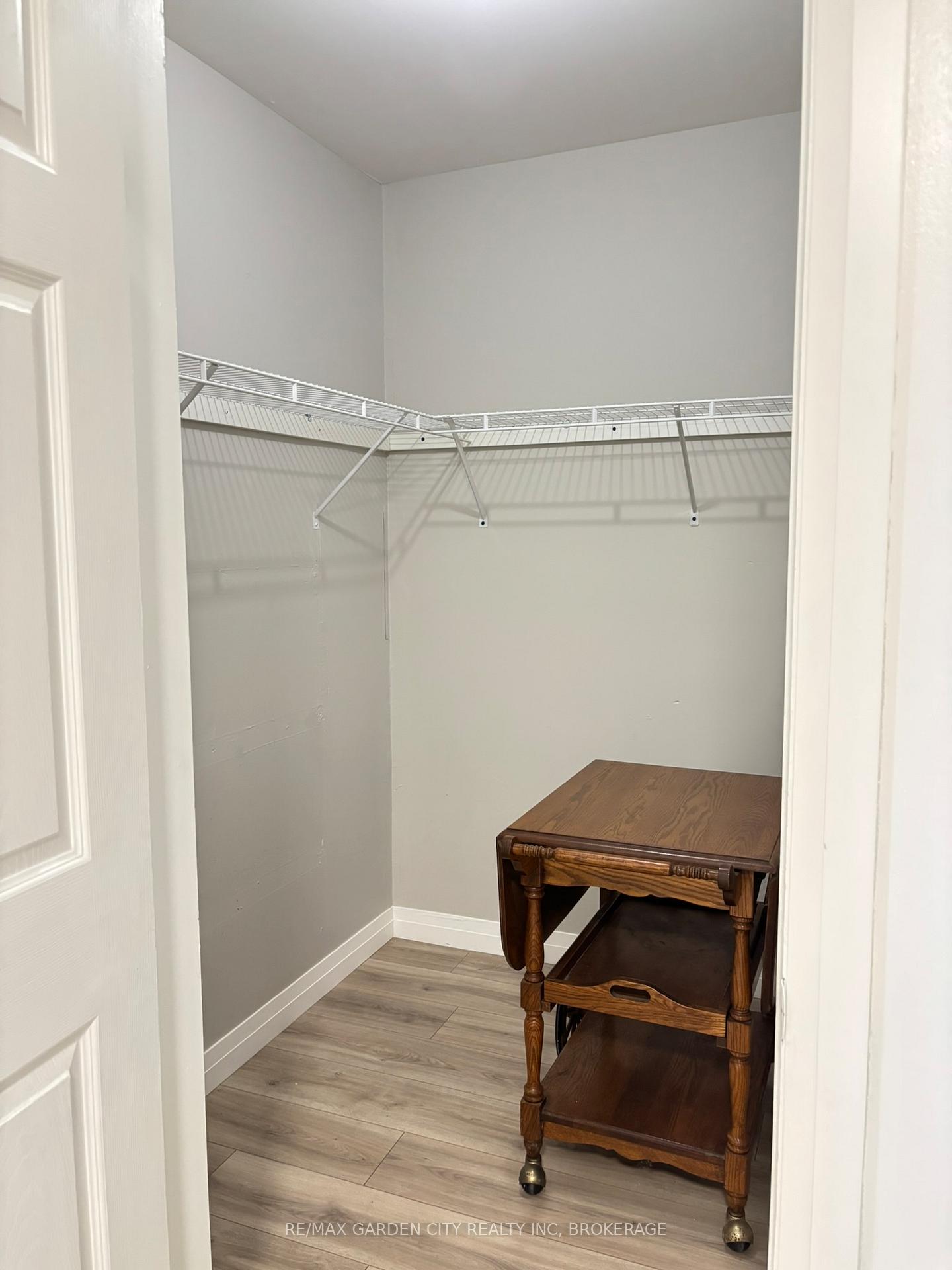 Photo 13 of 5842 Frontenac Street, Niagara Falls, Arad/Fallsview — HOMEH