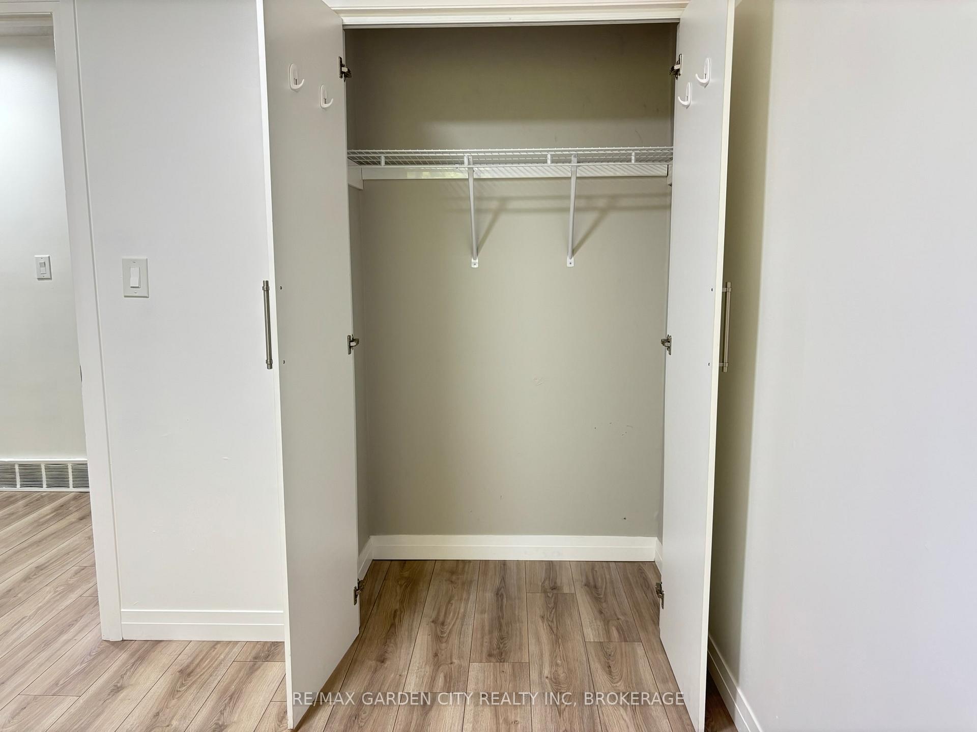 Photo 15 of 5842 Frontenac Street, Niagara Falls, Arad/Fallsview — HOMEH