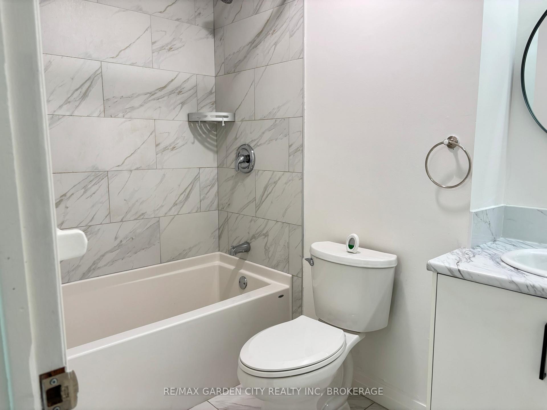 Photo 16 of 5842 Frontenac Street, Niagara Falls, Arad/Fallsview — HOMEH
