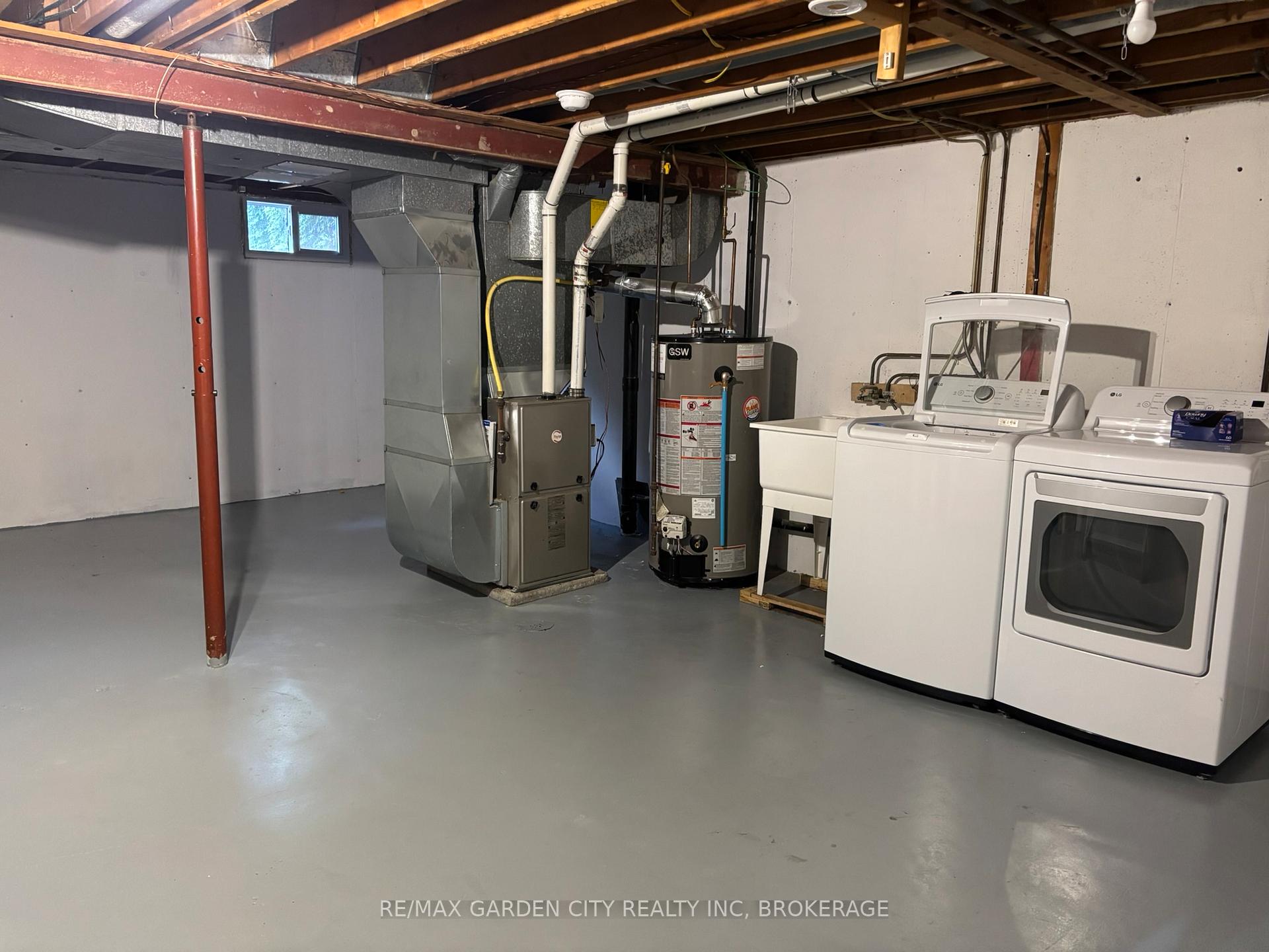 Photo 18 of 5842 Frontenac Street, Niagara Falls, Arad/Fallsview — HOMEH