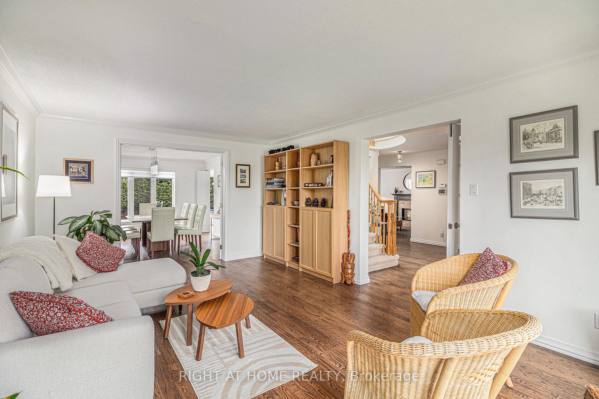 Photo 8 of 1814 Thistleleaf Crescent, Ottawa, Chapel Hill — HOMEH