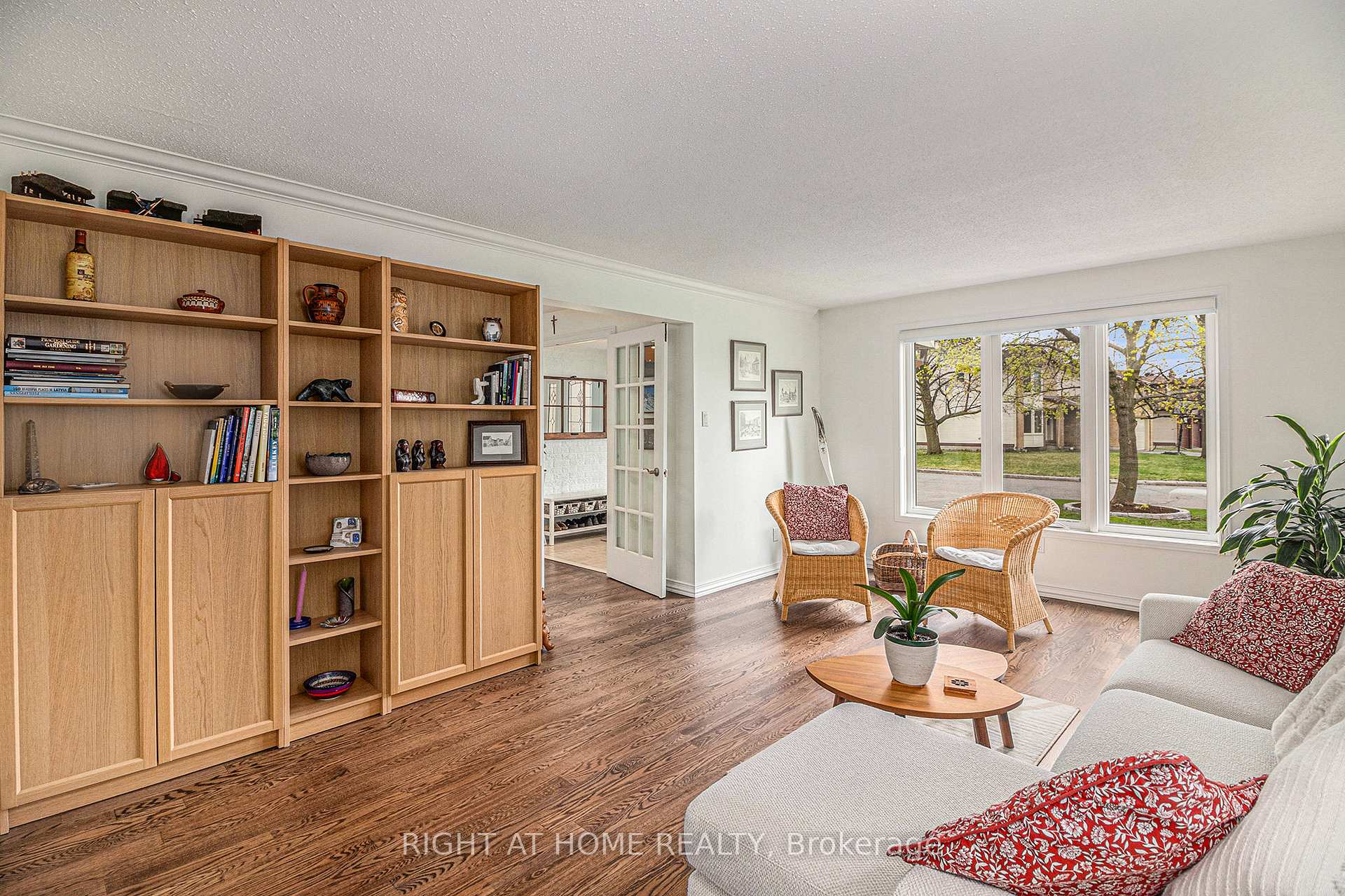 Photo 9 of 1814 Thistleleaf Crescent, Ottawa, Chapel Hill — HOMEH