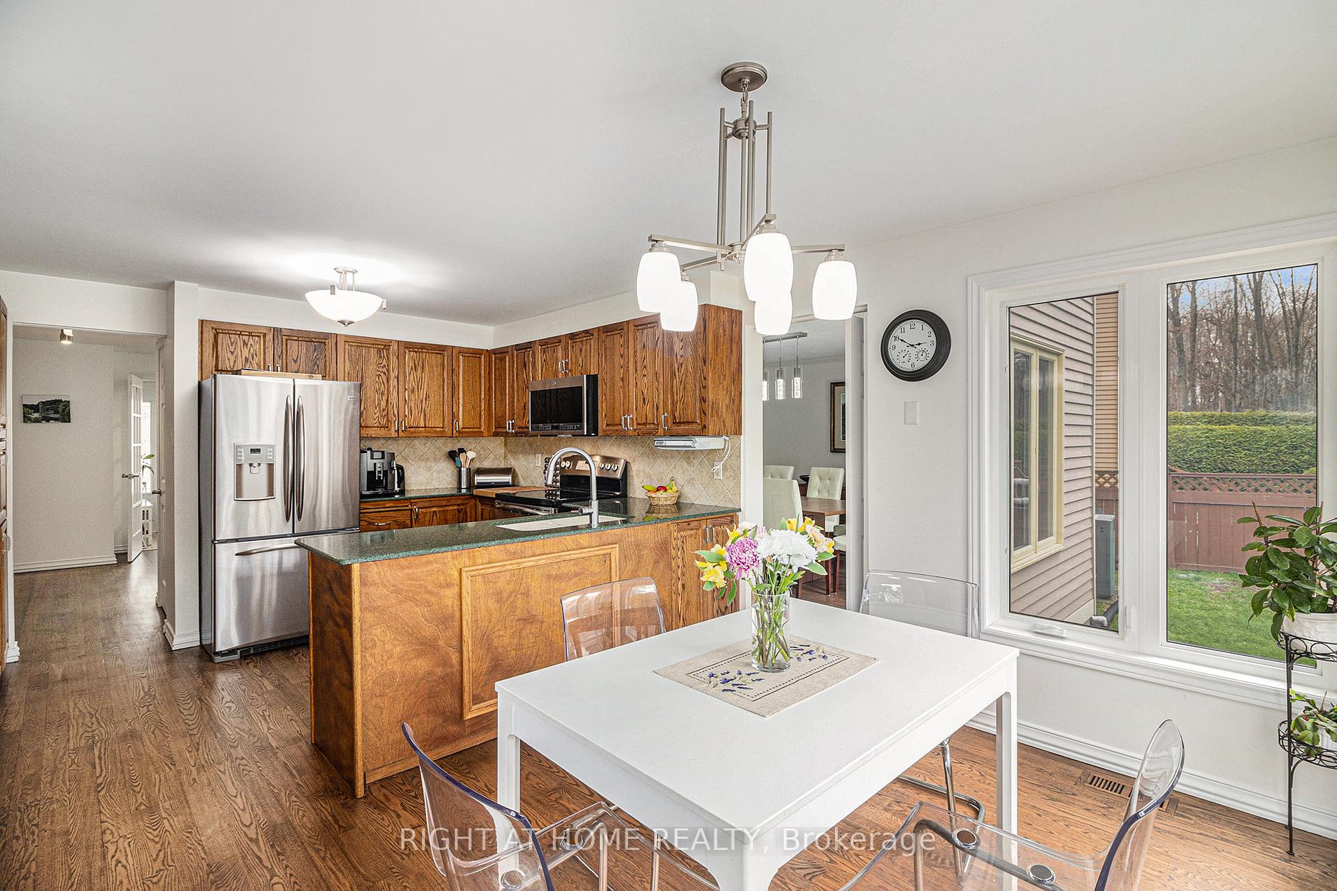 Photo 17 of 1814 Thistleleaf Crescent, Ottawa, Chapel Hill — HOMEH