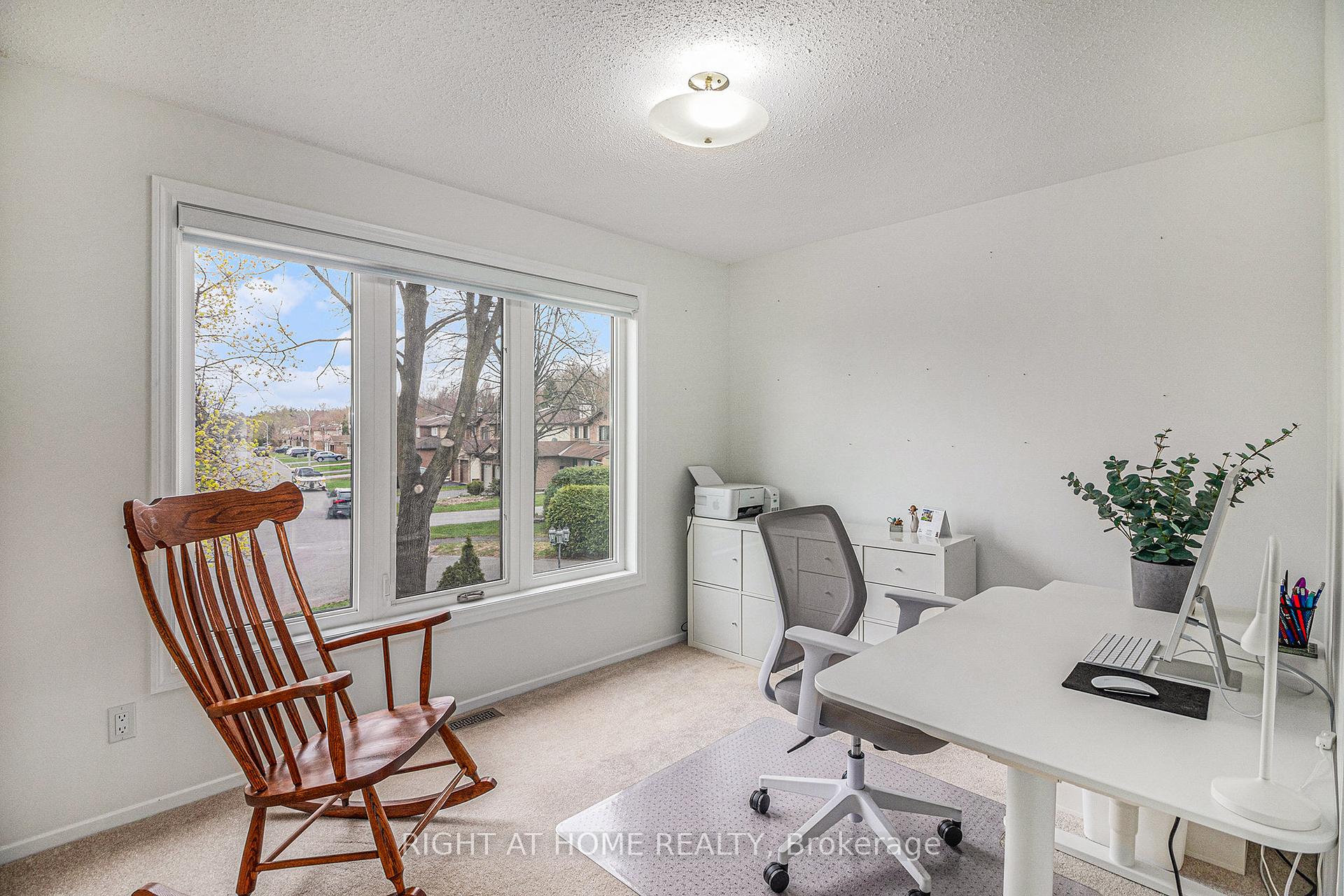 Photo 22 of 1814 Thistleleaf Crescent, Ottawa, Chapel Hill — HOMEH
