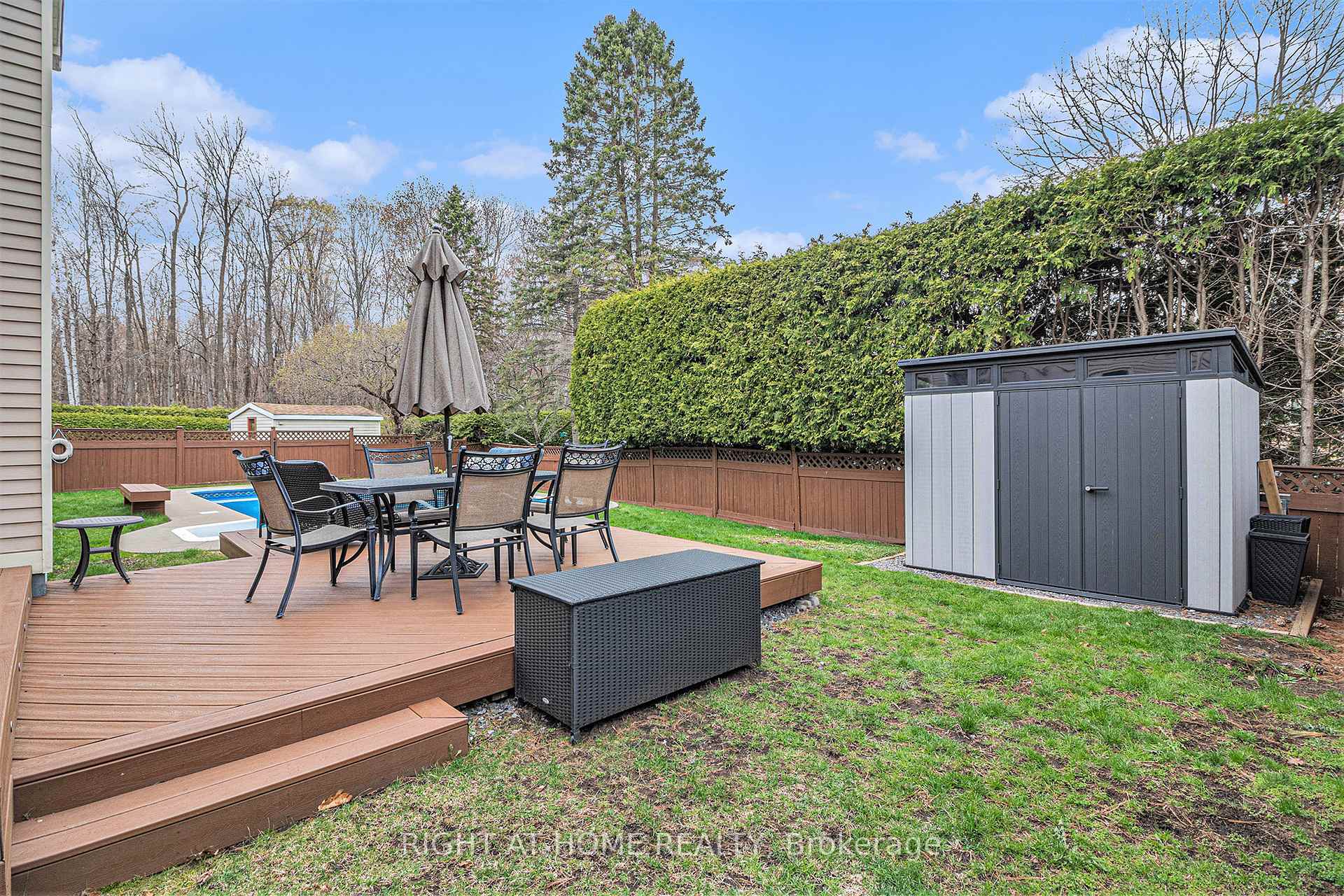 Photo 37 of 1814 Thistleleaf Crescent, Ottawa, Chapel Hill — HOMEH