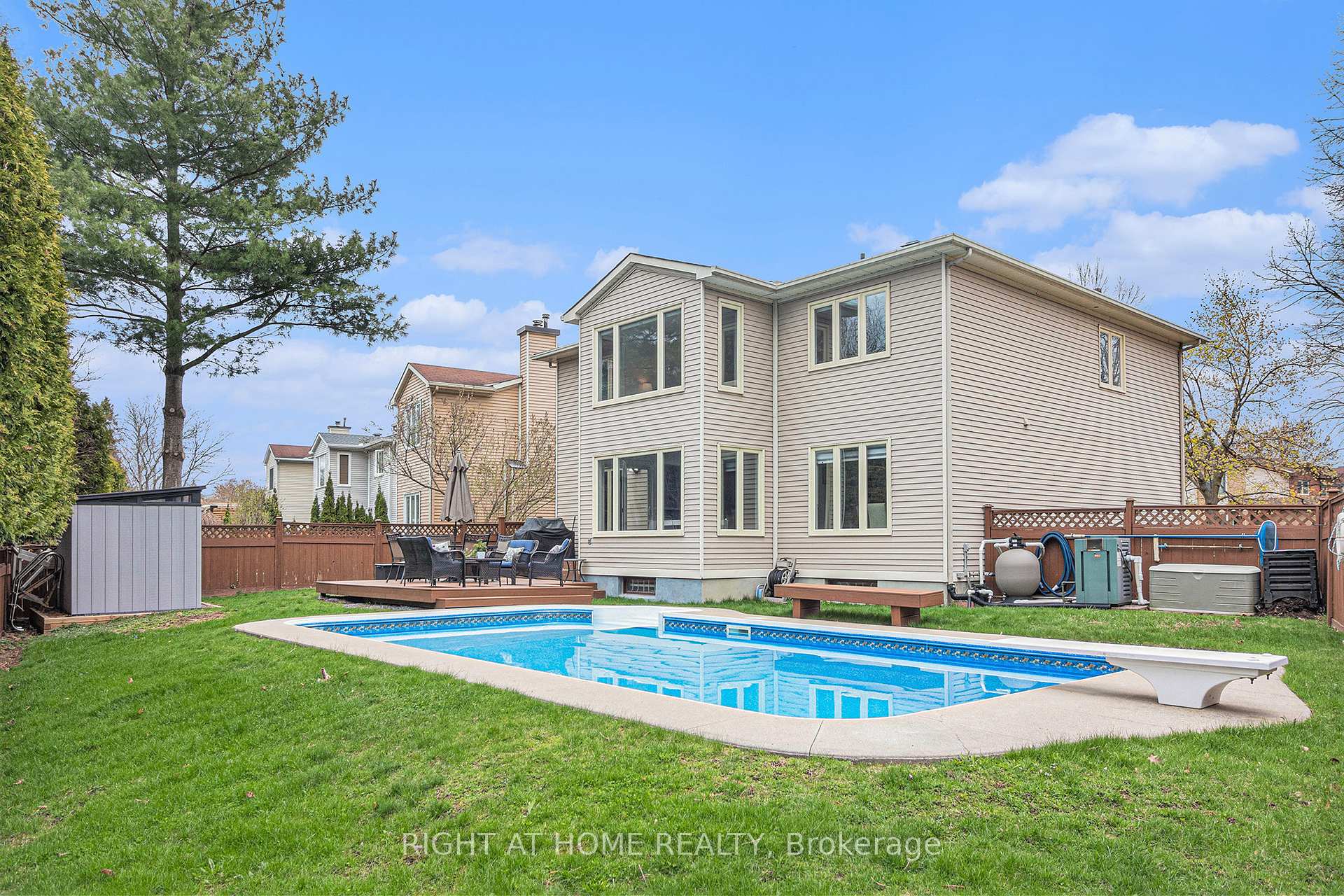 Photo 39 of 1814 Thistleleaf Crescent, Ottawa, Chapel Hill — HOMEH