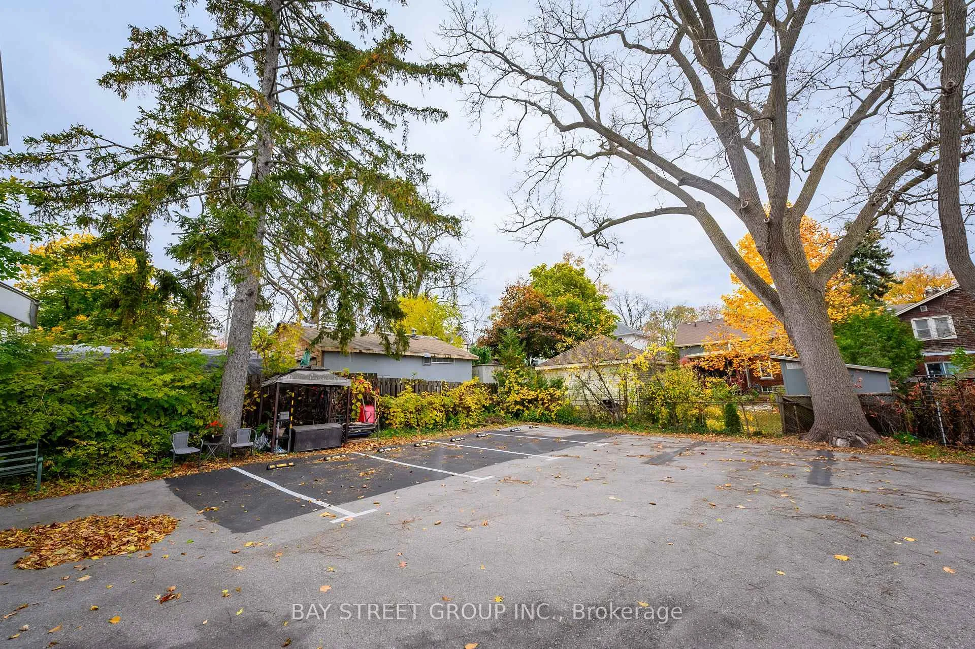 Photo 6 of 4467 John Street, Niagara Falls, Downtown — HOMEH
