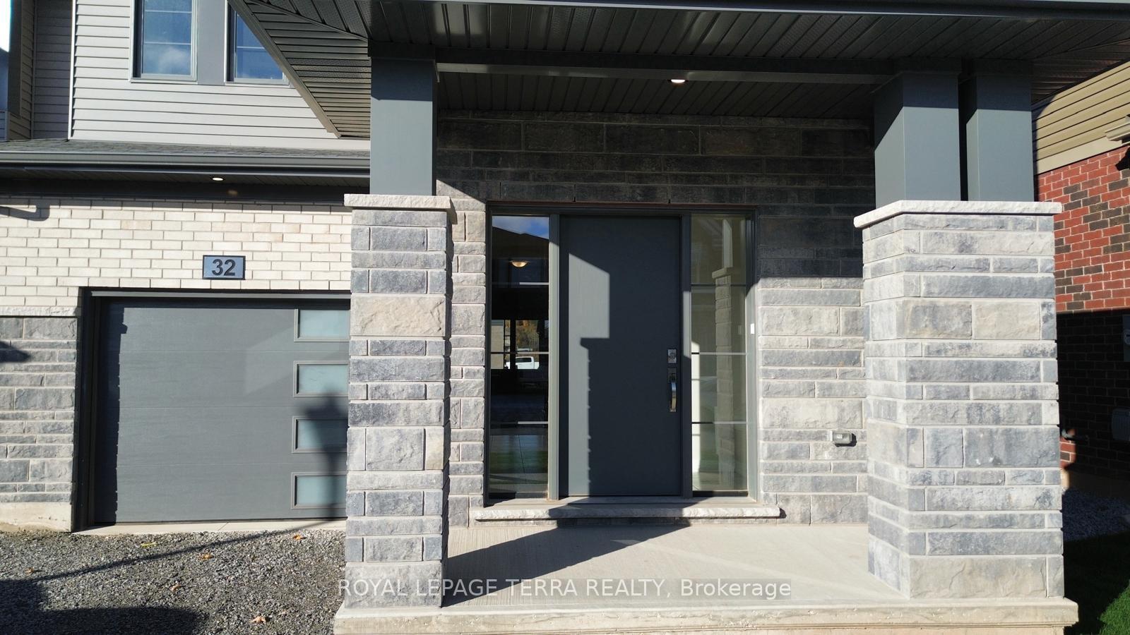 Photo 3 of 32 Samuel Avenue, Pelham, Fonthill — HOMEH