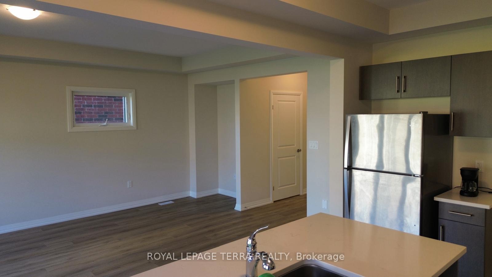 Photo 13 of 32 Samuel Avenue, Pelham, Fonthill — HOMEH