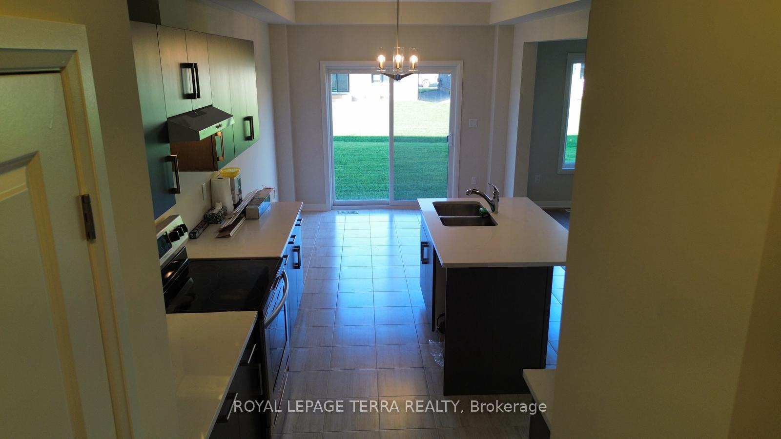 Photo 15 of 32 Samuel Avenue, Pelham, Fonthill — HOMEH