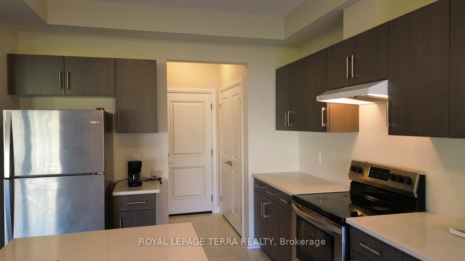 Photo 16 of 32 Samuel Avenue, Pelham, Fonthill — HOMEH