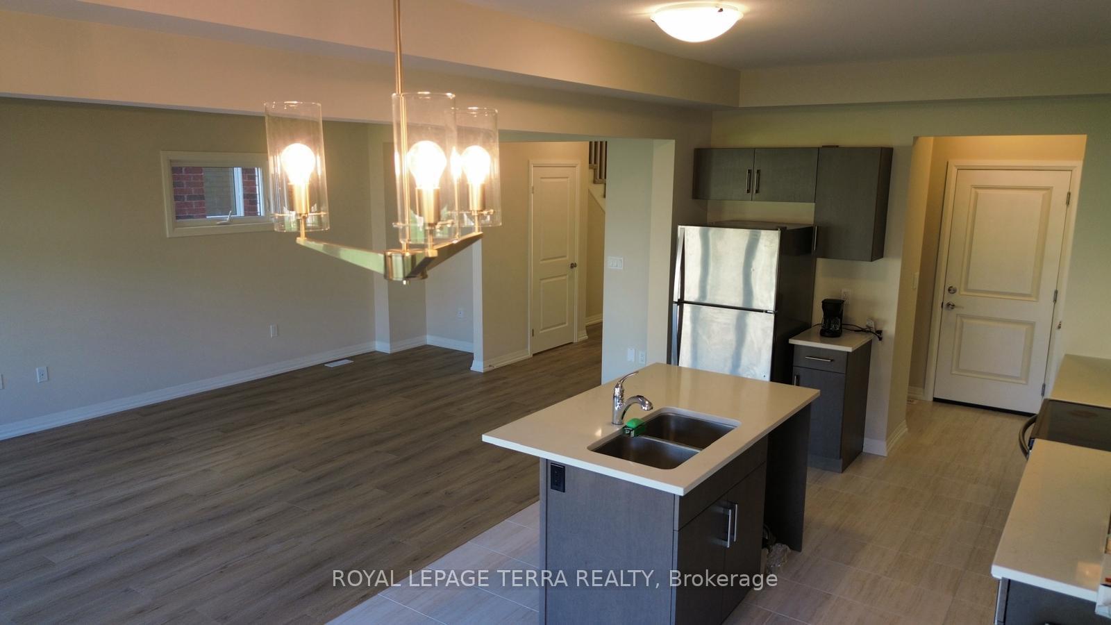 Photo 19 of 32 Samuel Avenue, Pelham, Fonthill — HOMEH