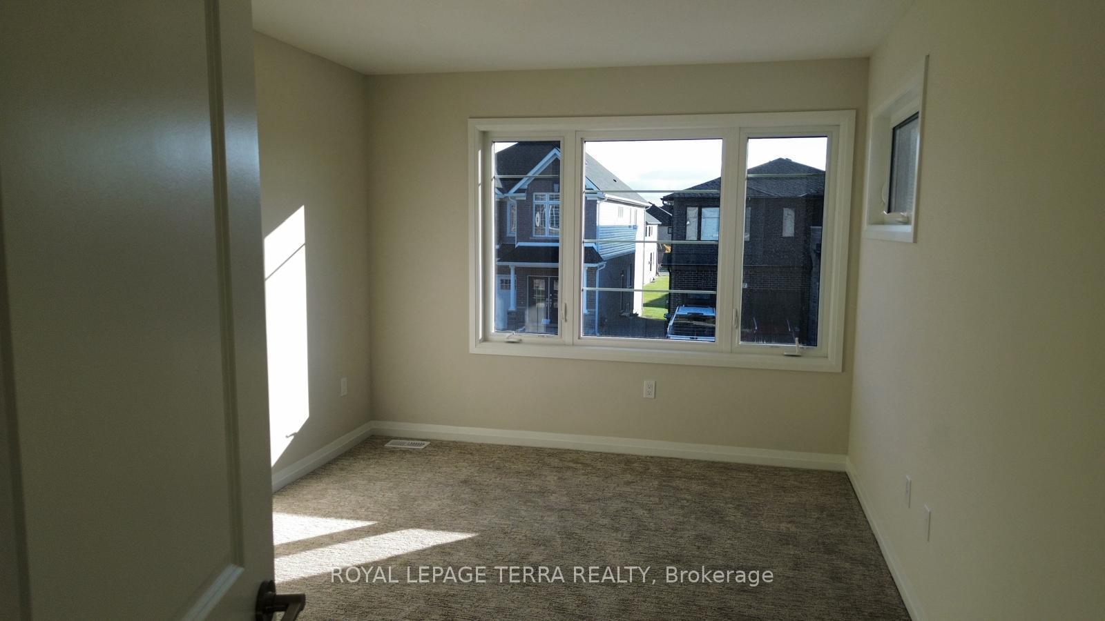 Photo 28 of 32 Samuel Avenue, Pelham, Fonthill — HOMEH