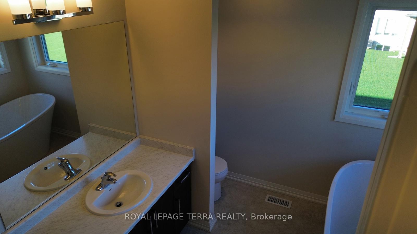 Photo 38 of 32 Samuel Avenue, Pelham, Fonthill — HOMEH