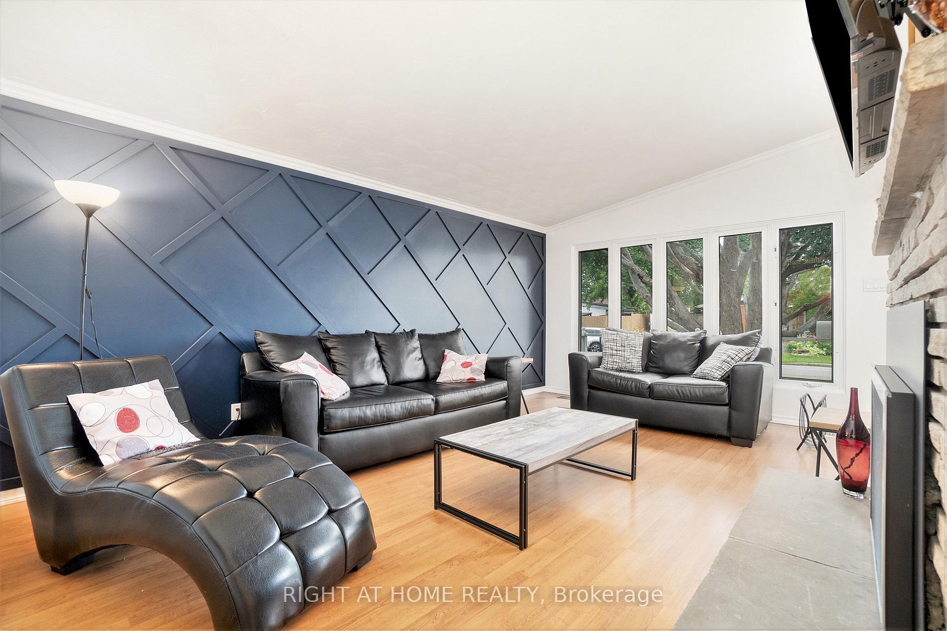 Photo 3 of 1391 Sault Street, Ottawa, Bilberry Creek/Queenswood Heights — HOMEH
