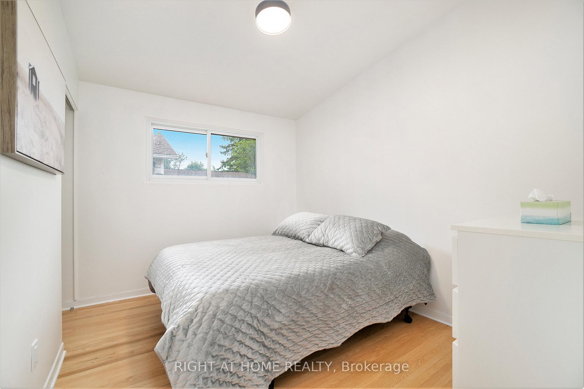 Photo 11 of 1391 Sault Street, Ottawa, Bilberry Creek/Queenswood Heights — HOMEH