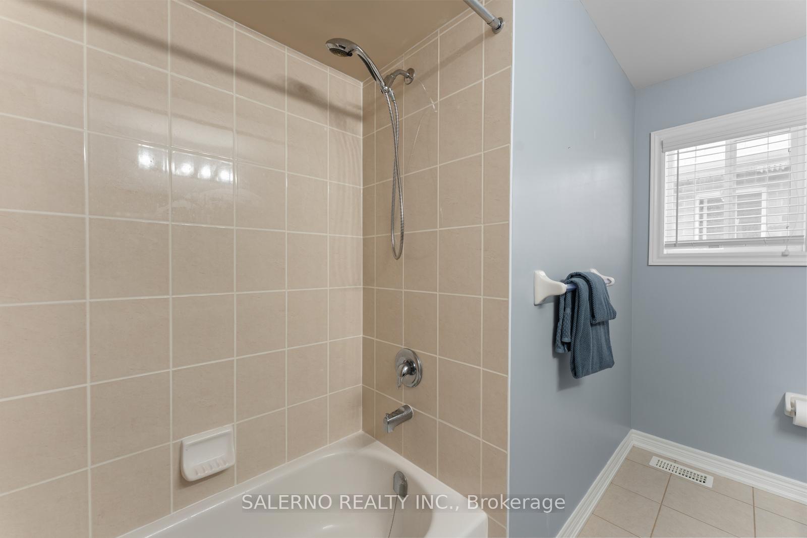 Photo 35 of 28 Watson Drive, New Tecumseth, Tottenham — HOMEH