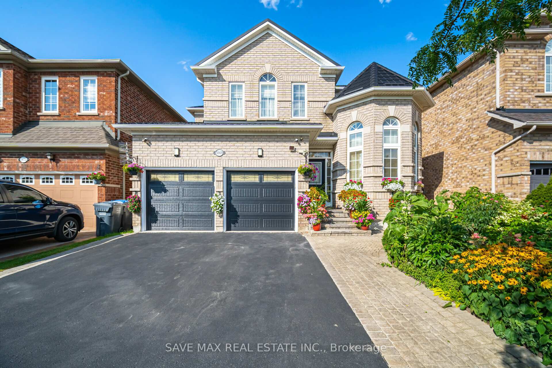 Front of 5669 Freshwater Drive