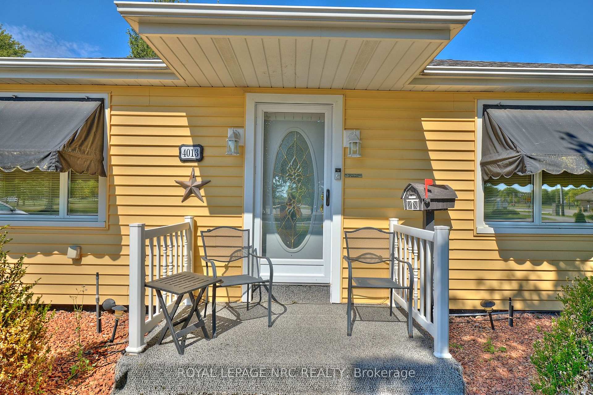 Photo 3 of 4013 Welland Street, Niagara Falls, Chippawa — HOMEH