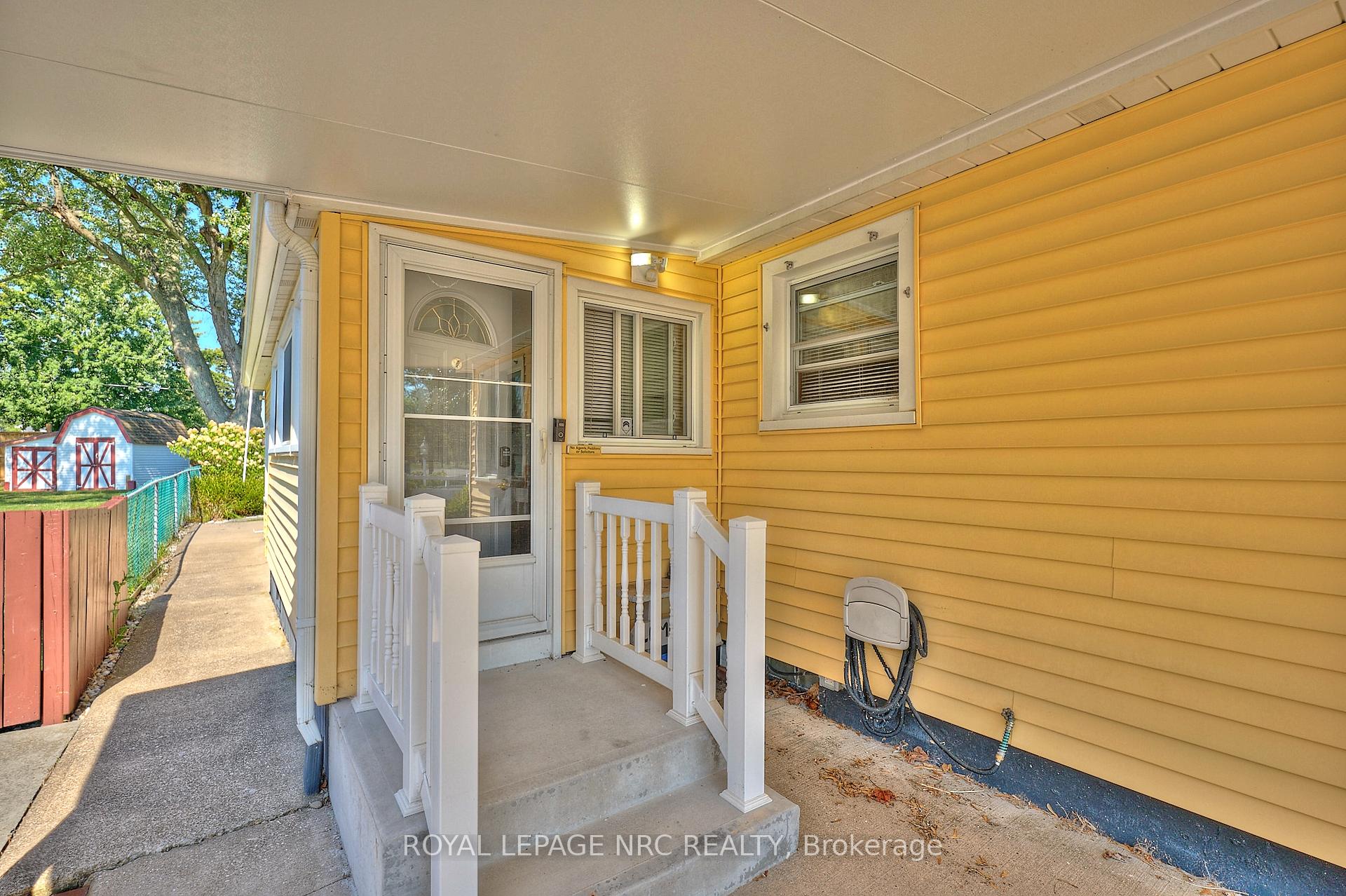 Photo 4 of 4013 Welland Street, Niagara Falls, Chippawa — HOMEH