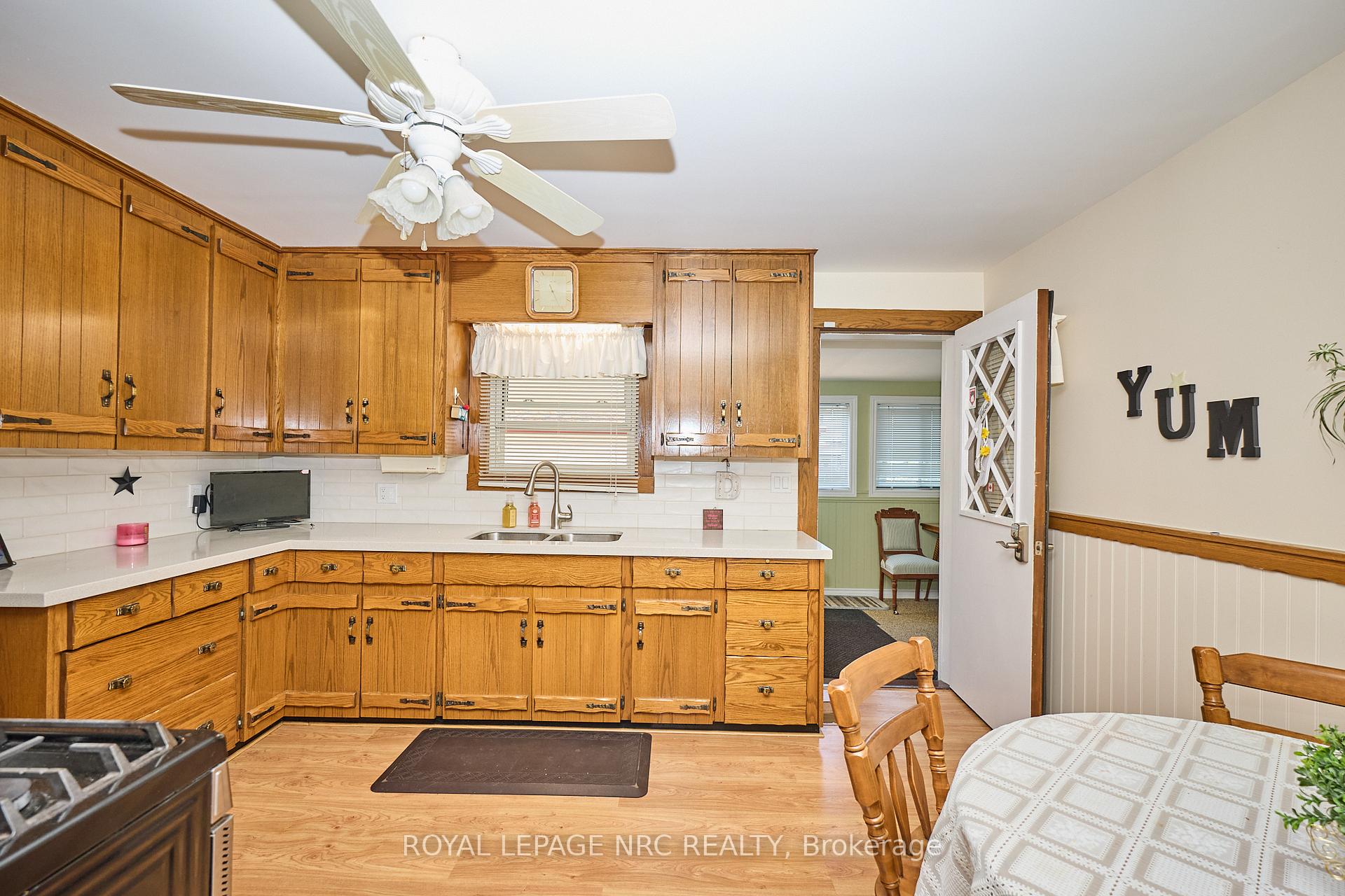 Photo 9 of 4013 Welland Street, Niagara Falls, Chippawa — HOMEH