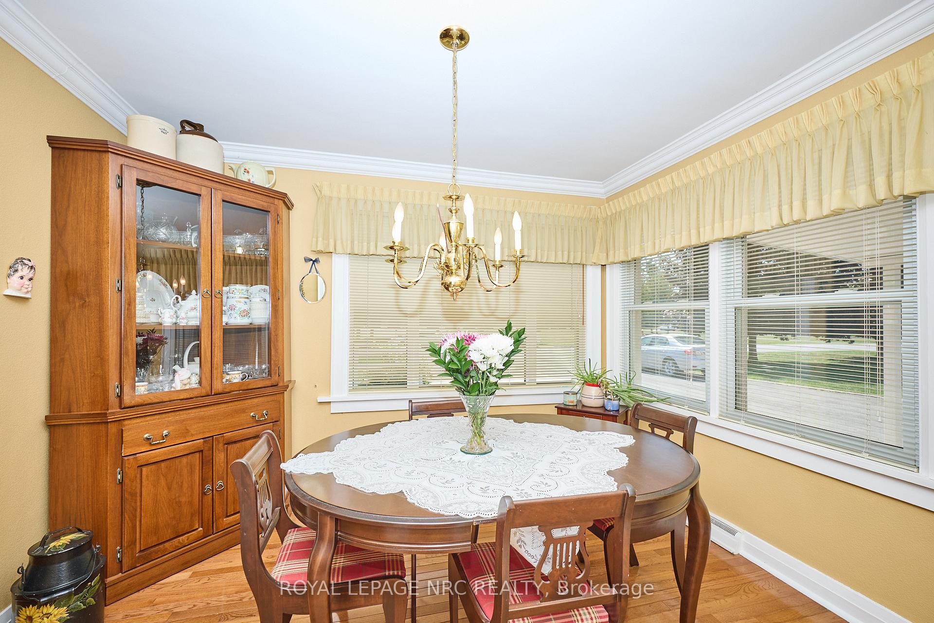 Photo 11 of 4013 Welland Street, Niagara Falls, Chippawa — HOMEH