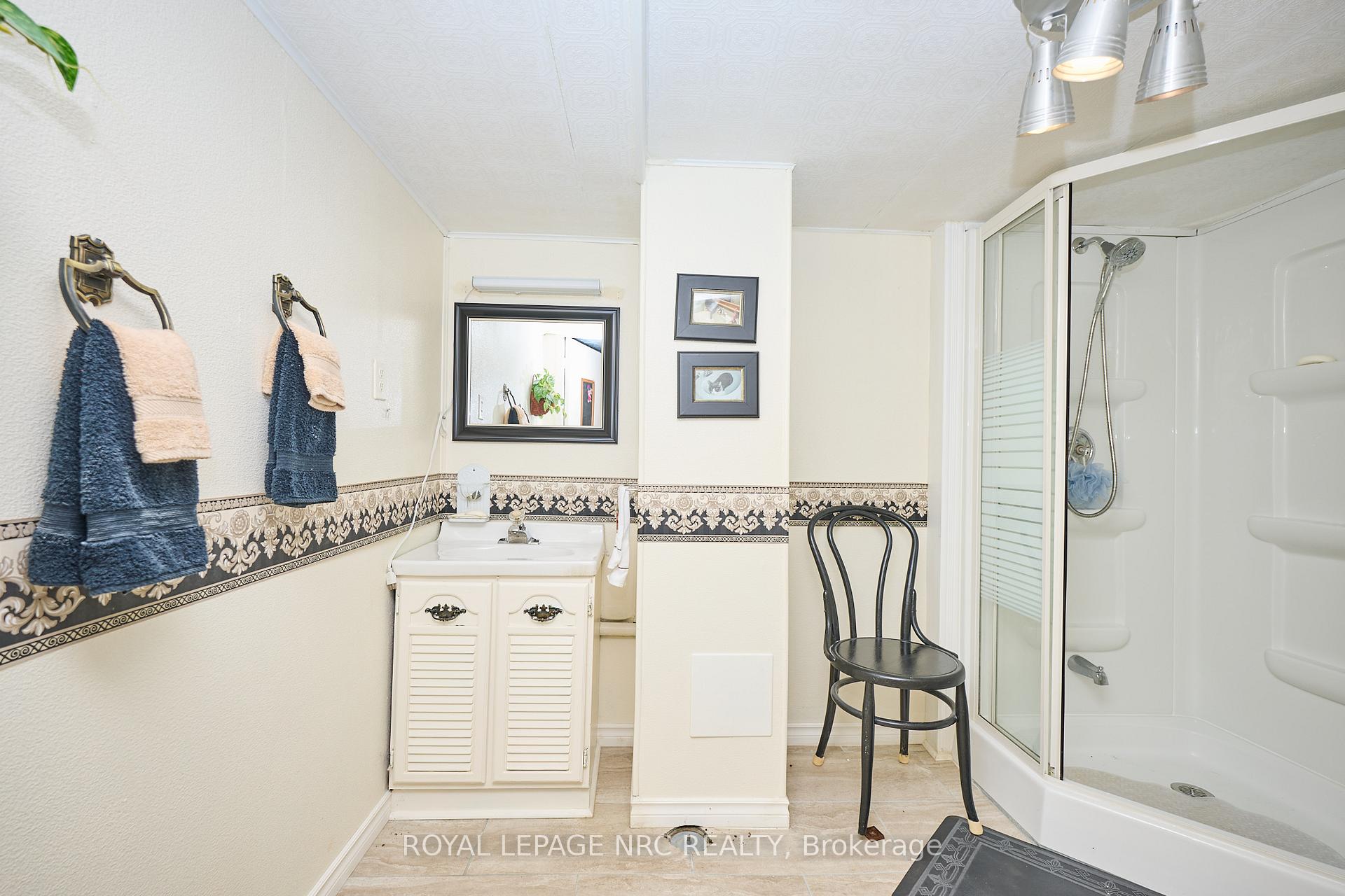 Photo 27 of 4013 Welland Street, Niagara Falls, Chippawa — HOMEH
