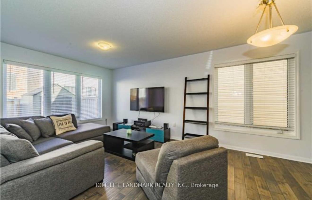 Photo 5 of 465 Carbert Crescent, Milton, Willmott — HOMEH