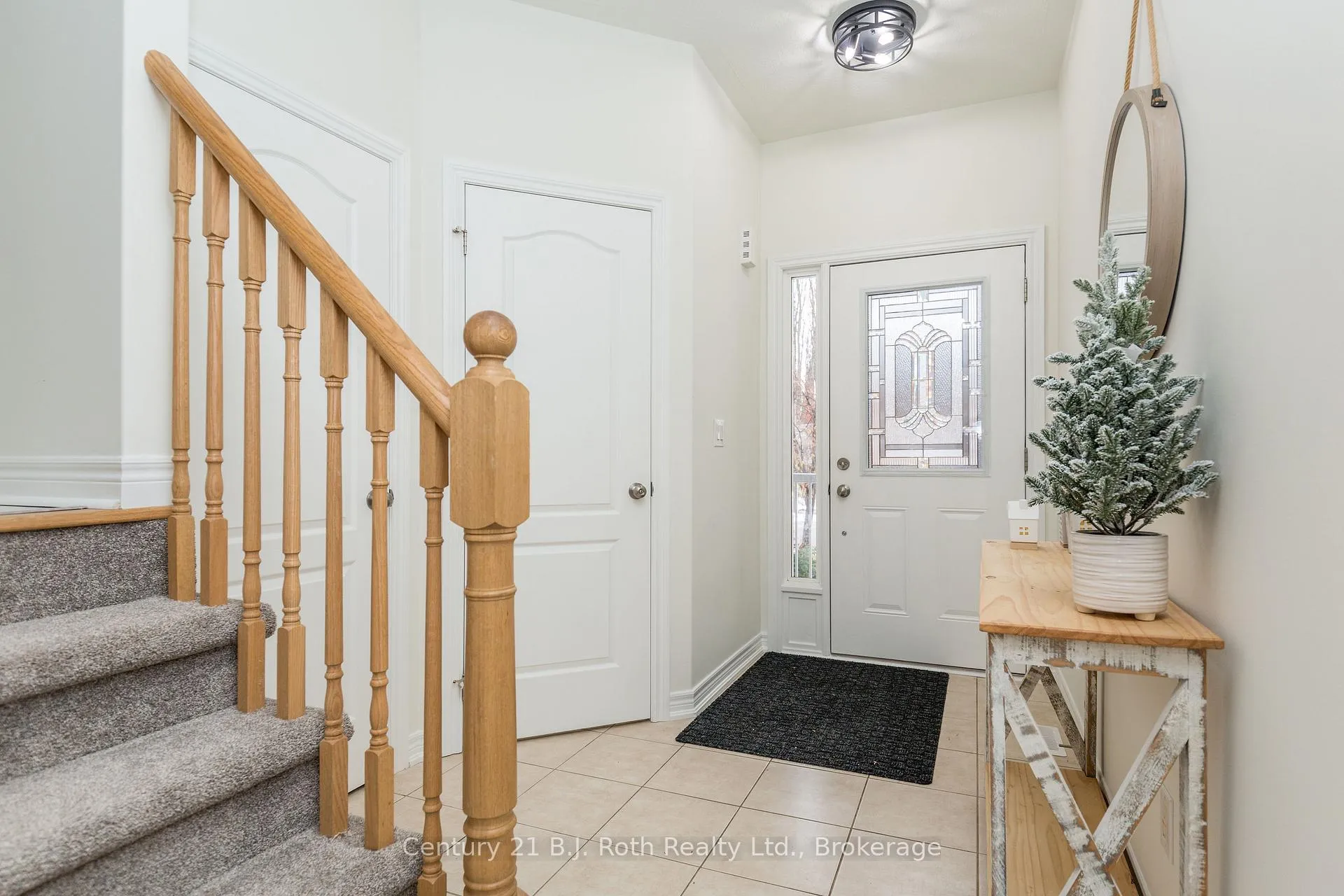 Photo 6 of 54 Isabella Drive, Orillia — HOMEH