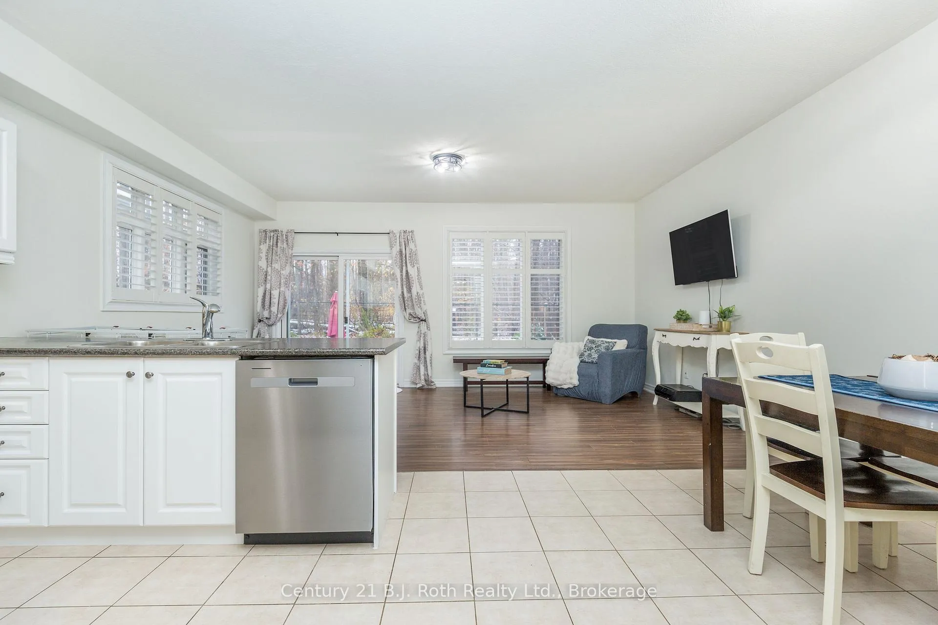 Photo 7 of 54 Isabella Drive, Orillia — HOMEH