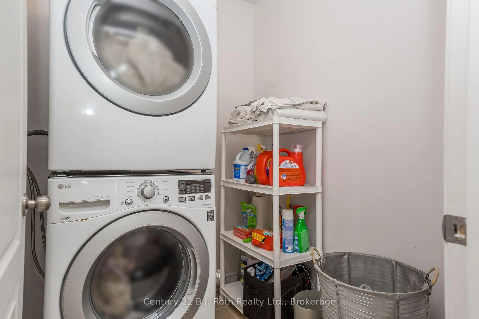 Photo 31 of 54 Isabella Drive, Orillia — HOMEH