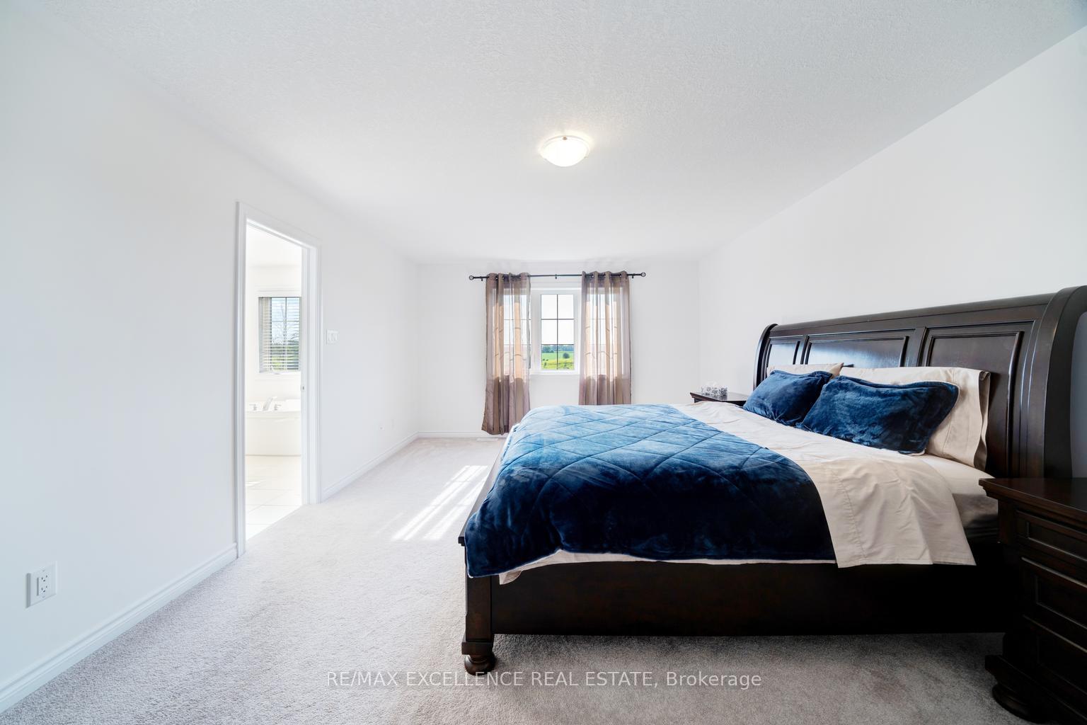 Photo 37 of 134 Strachan Trail, New Tecumseth, Beeton — HOMEH