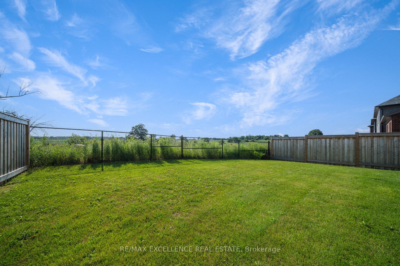 Photo 47 of 134 Strachan Trail, New Tecumseth, Beeton — HOMEH