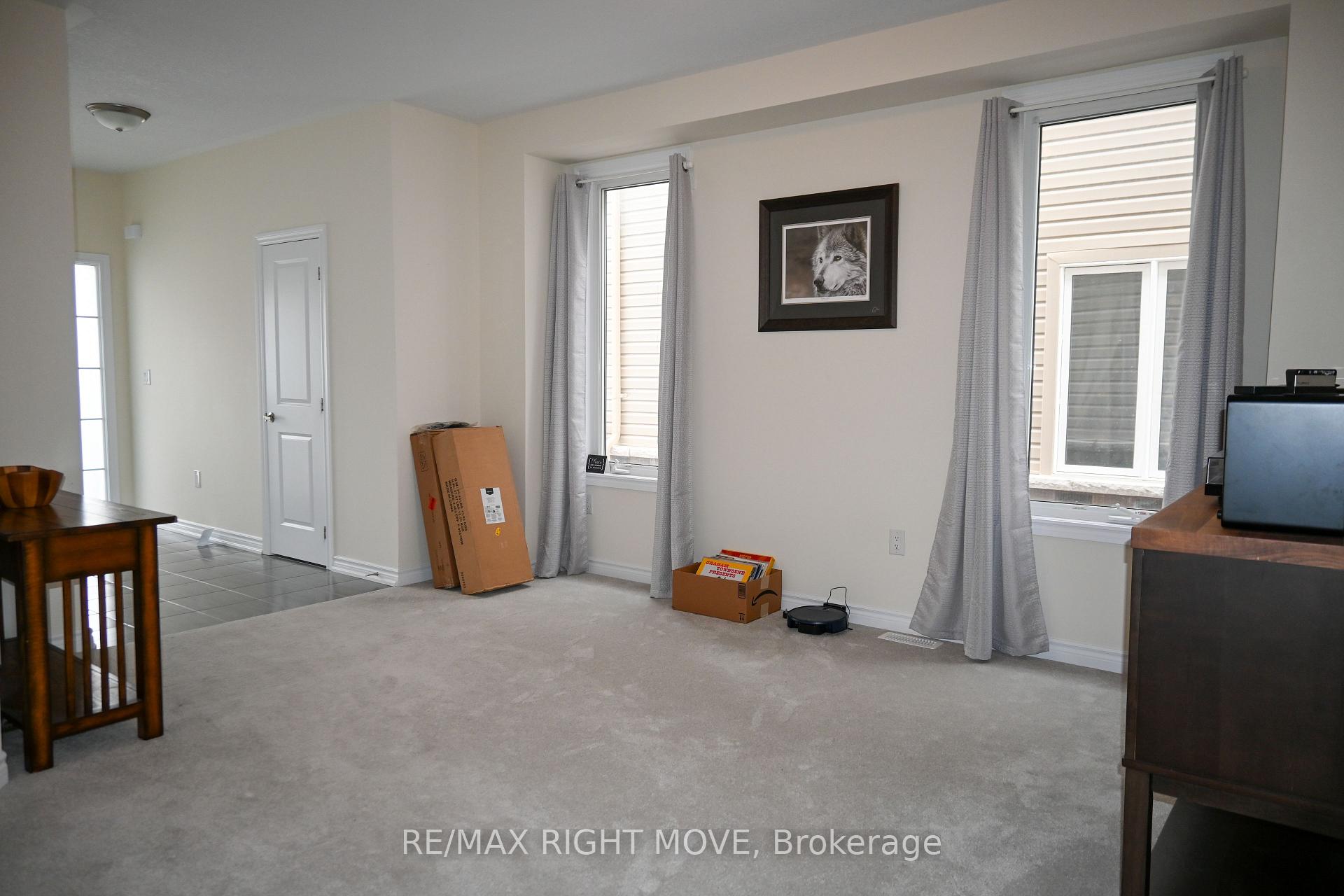 Photo 4 of 73 Atlantis Drive, Orillia — HOMEH