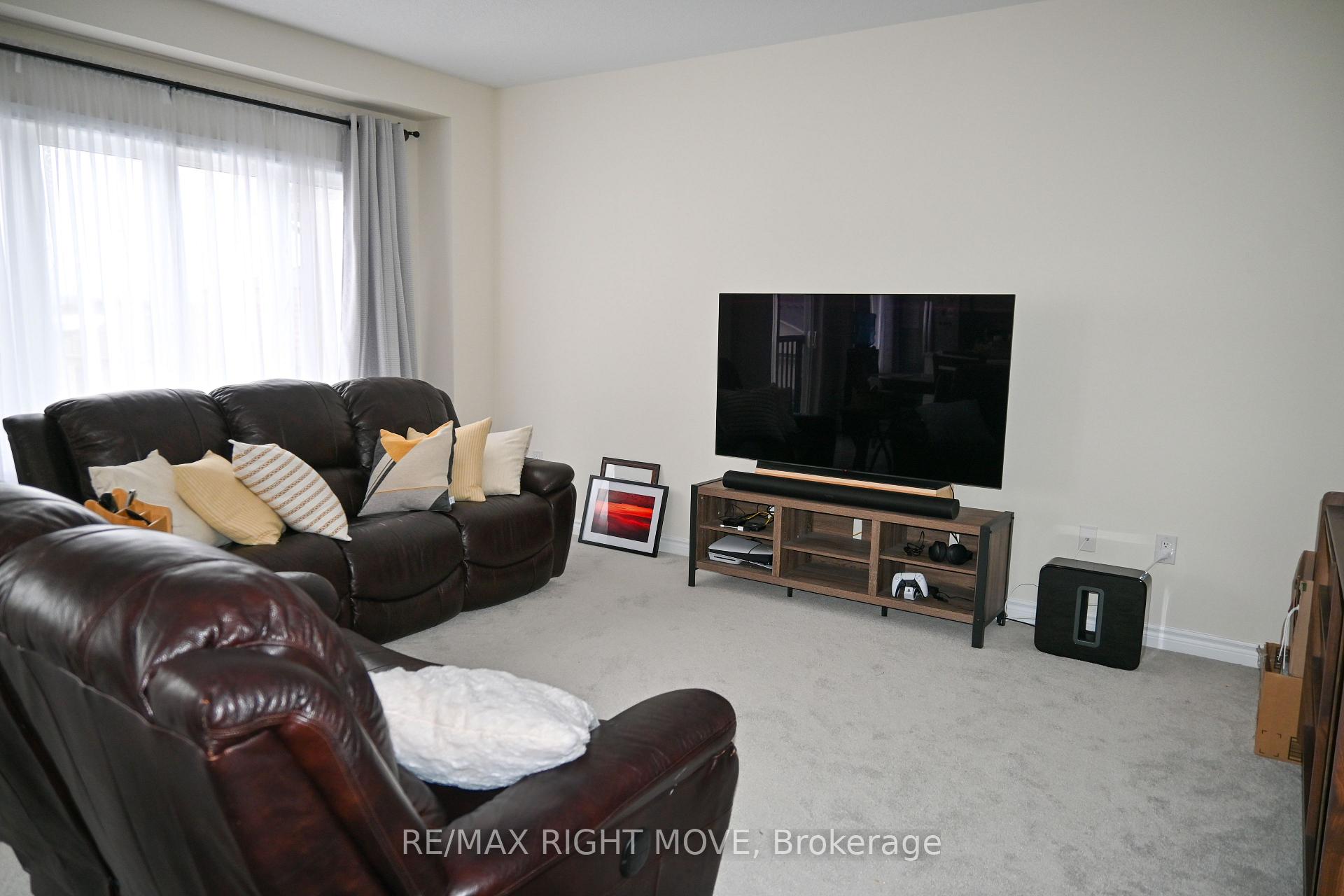 Photo 6 of 73 Atlantis Drive, Orillia — HOMEH